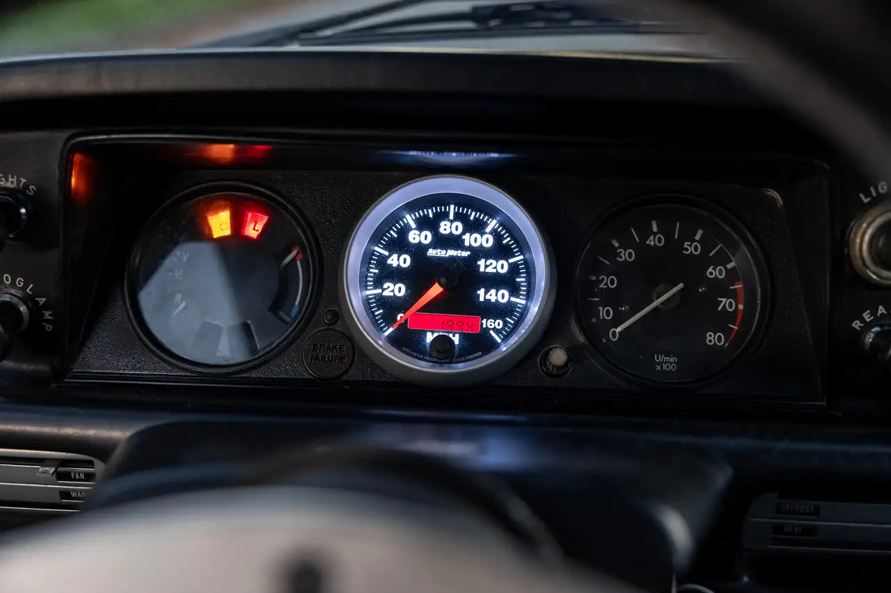 BMW 2002 снимка BMW 2002