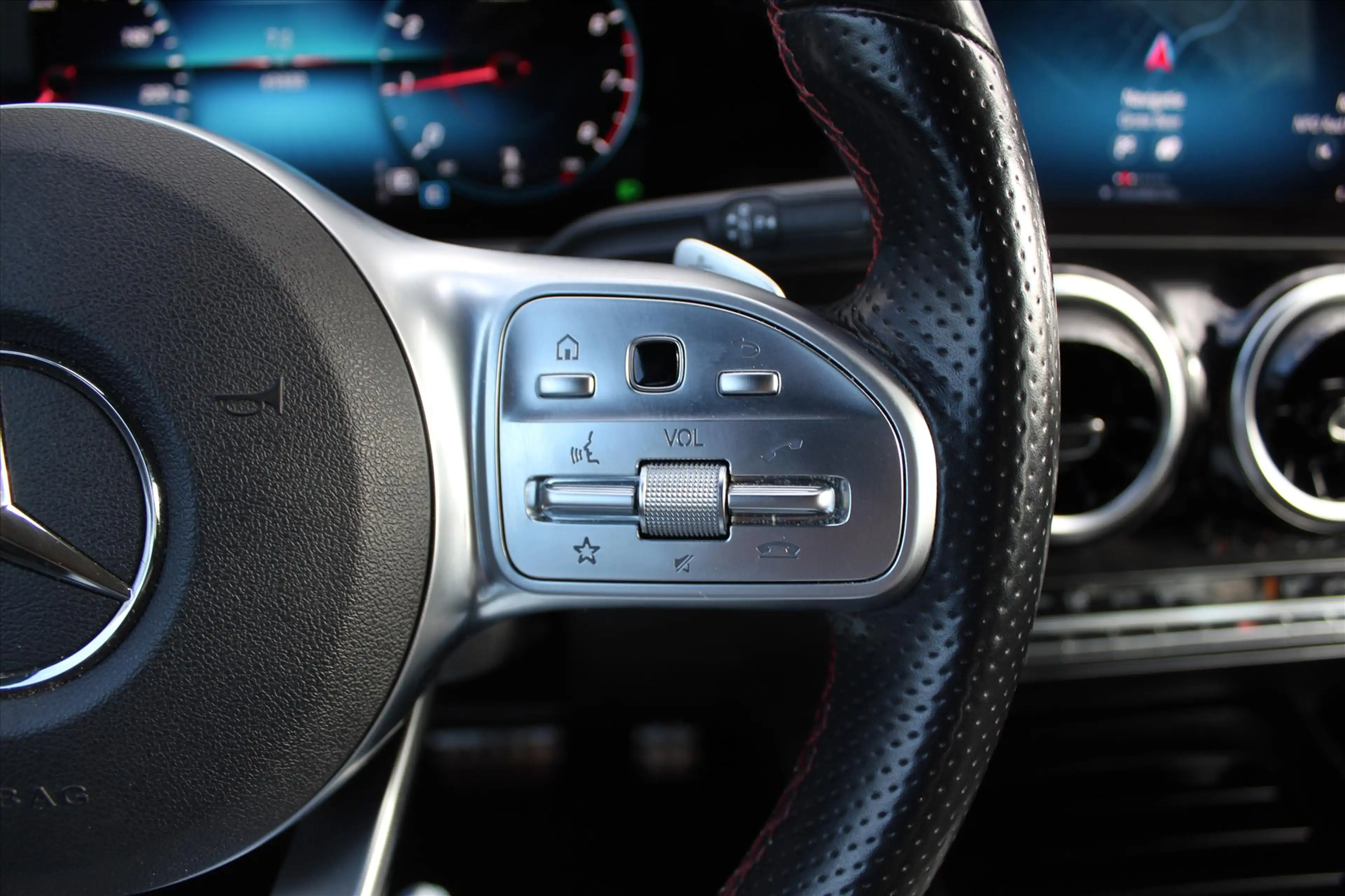 Mercedes-Benz B 180 B180 136PK 7G-DCT Business Solution AMG | Camera | — photo 27