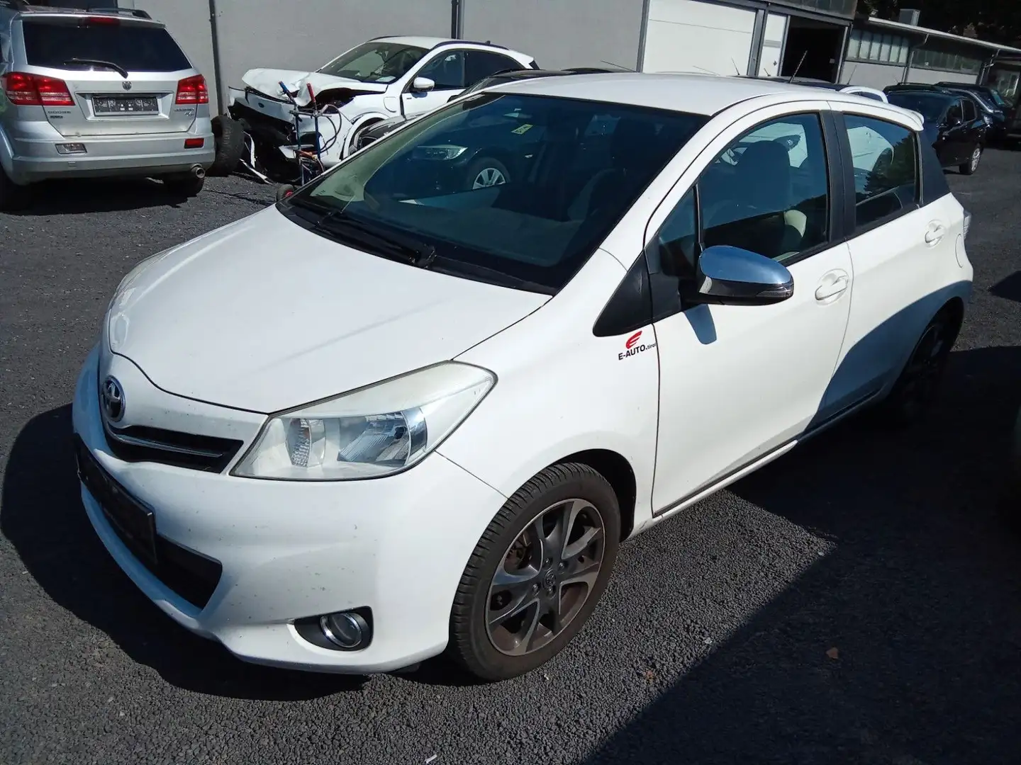Toyota Yaris 1,0-l-Dual-VVT-i Trend Weiß - 2