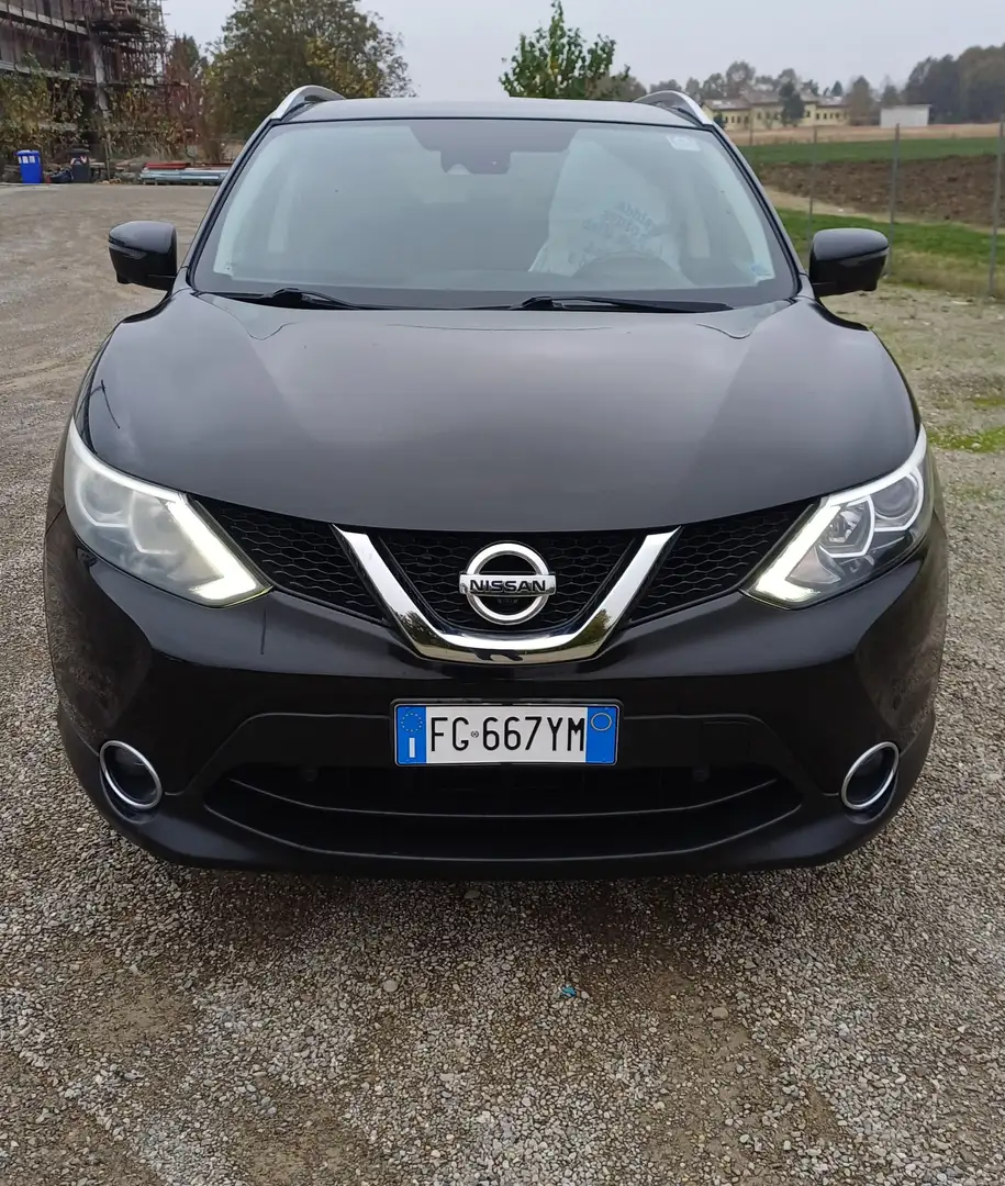 Nissan Qashqai Qashqai II 2014 1.5 dci Tekna 110cv my16 Zwart - 2
