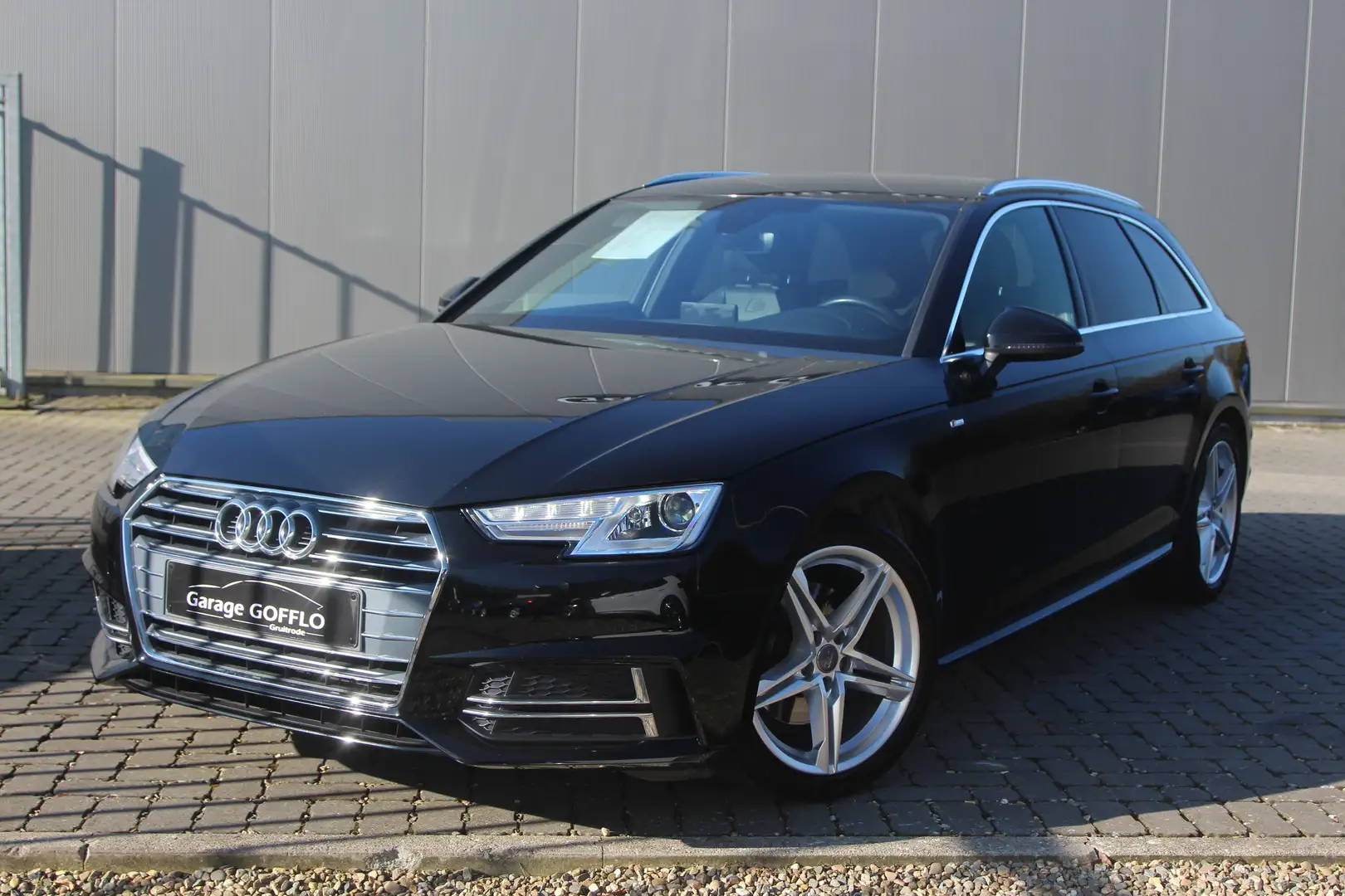 Audi A4 AVANT 2.0 TDI S-LINE SPORT - 104.000KM - 2017 Noir - 1