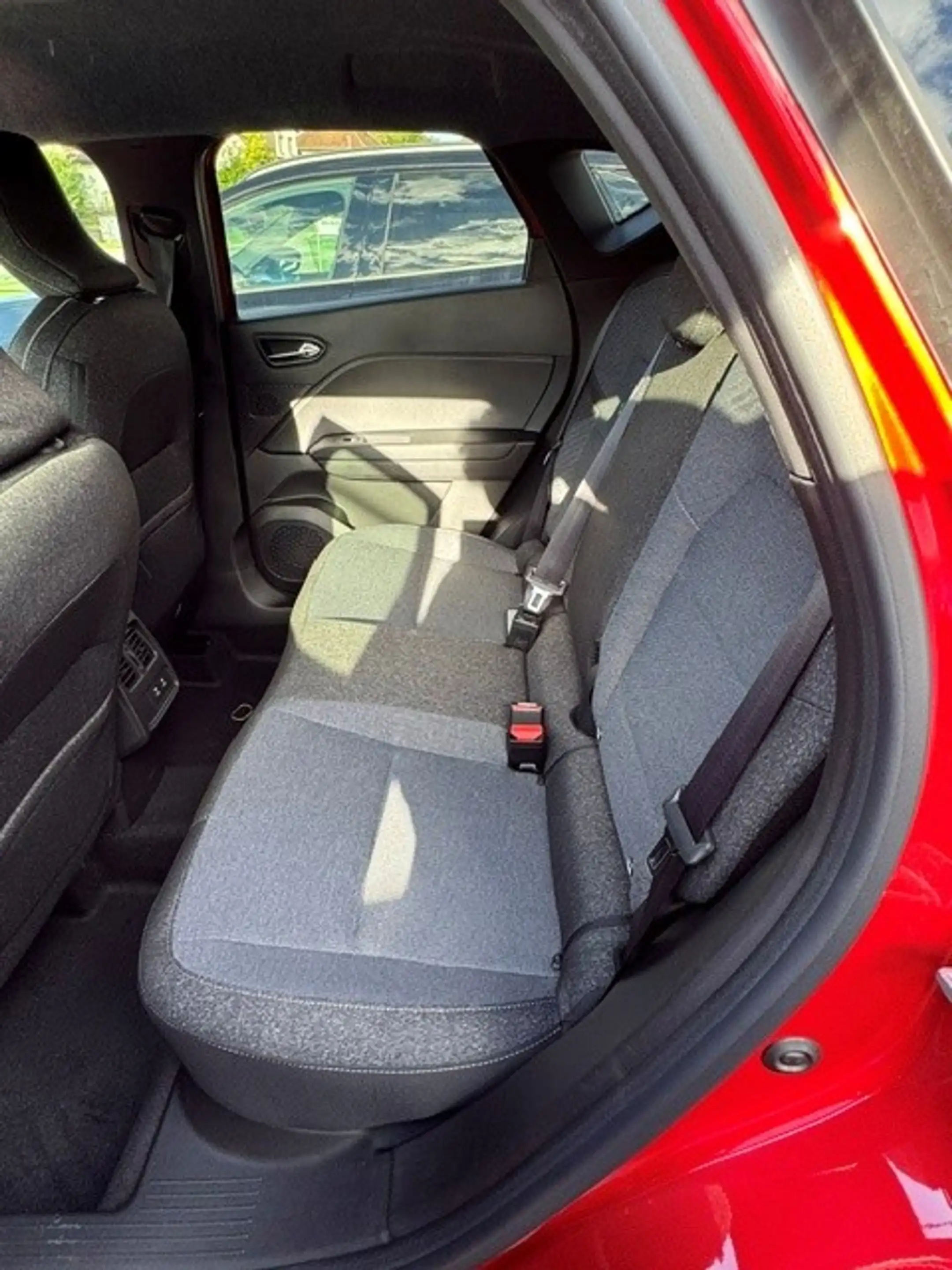 Renault Captur Techno — photo 7