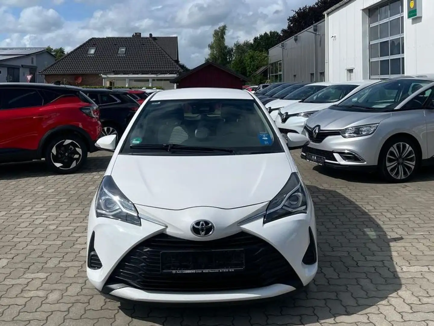 Toyota Yaris Comfort Bianco - 2