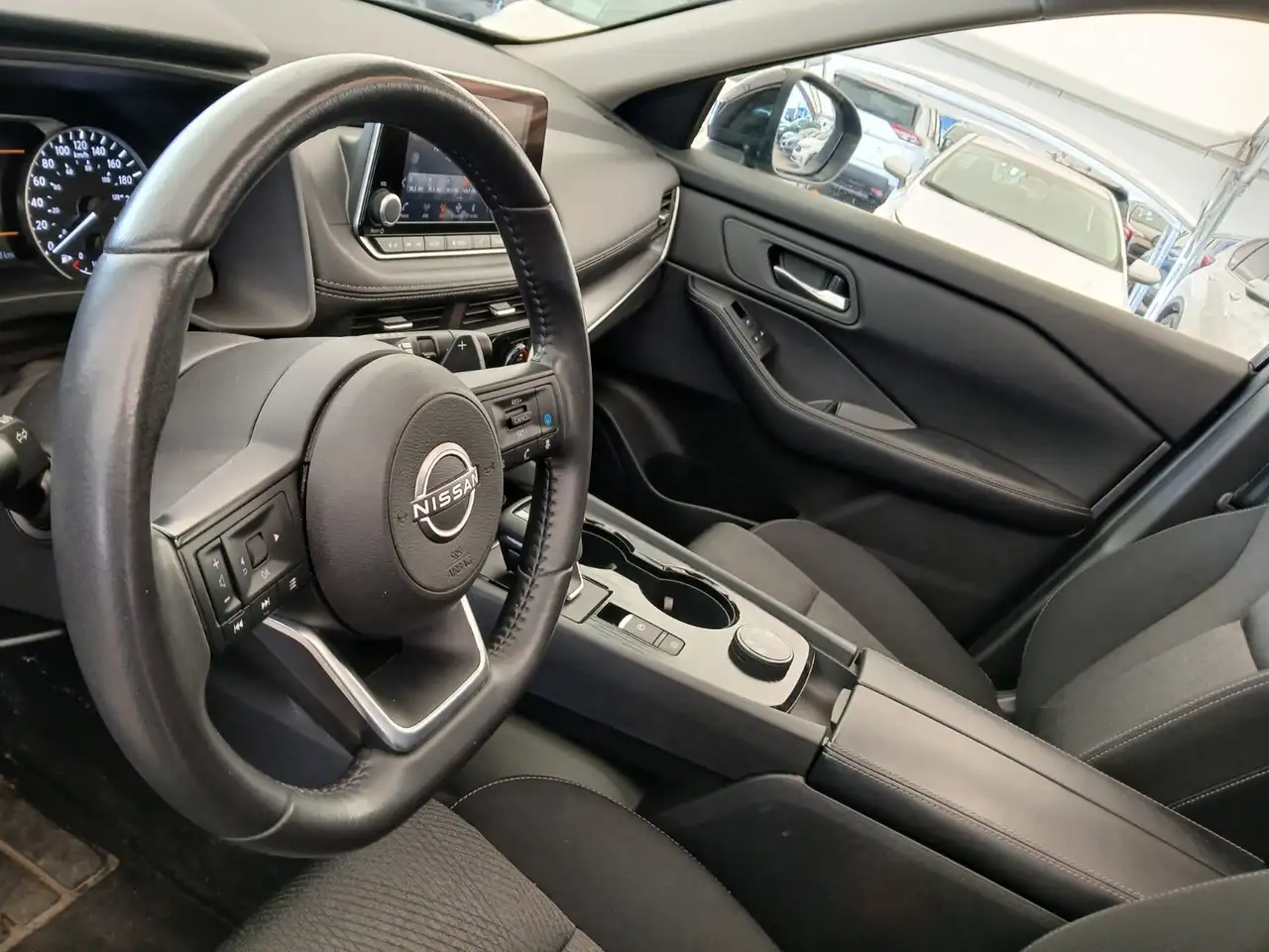 Nissan Rogue снимка Nissan Rogue