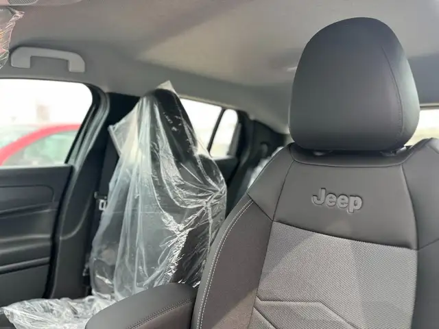 Jeep Avenger view 9