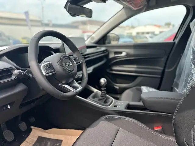 Jeep Avenger view 8