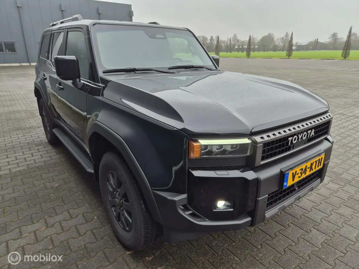 Toyota Land Cruiser 250 2.8 D-4D Executive Black Metallic Zwart - 2