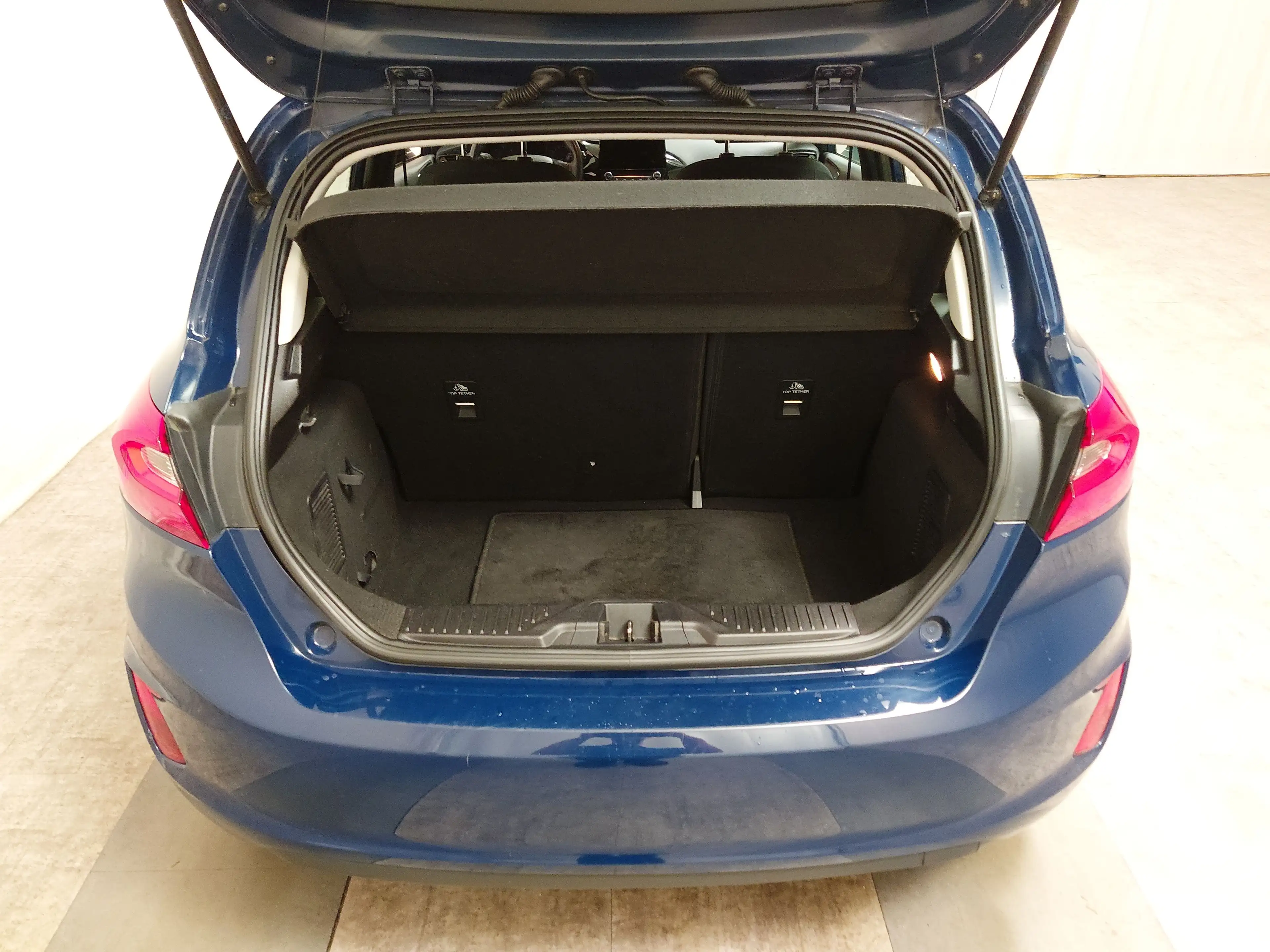 Ford Fiesta 1.5 EB Trend SHZ PDC — photo 15