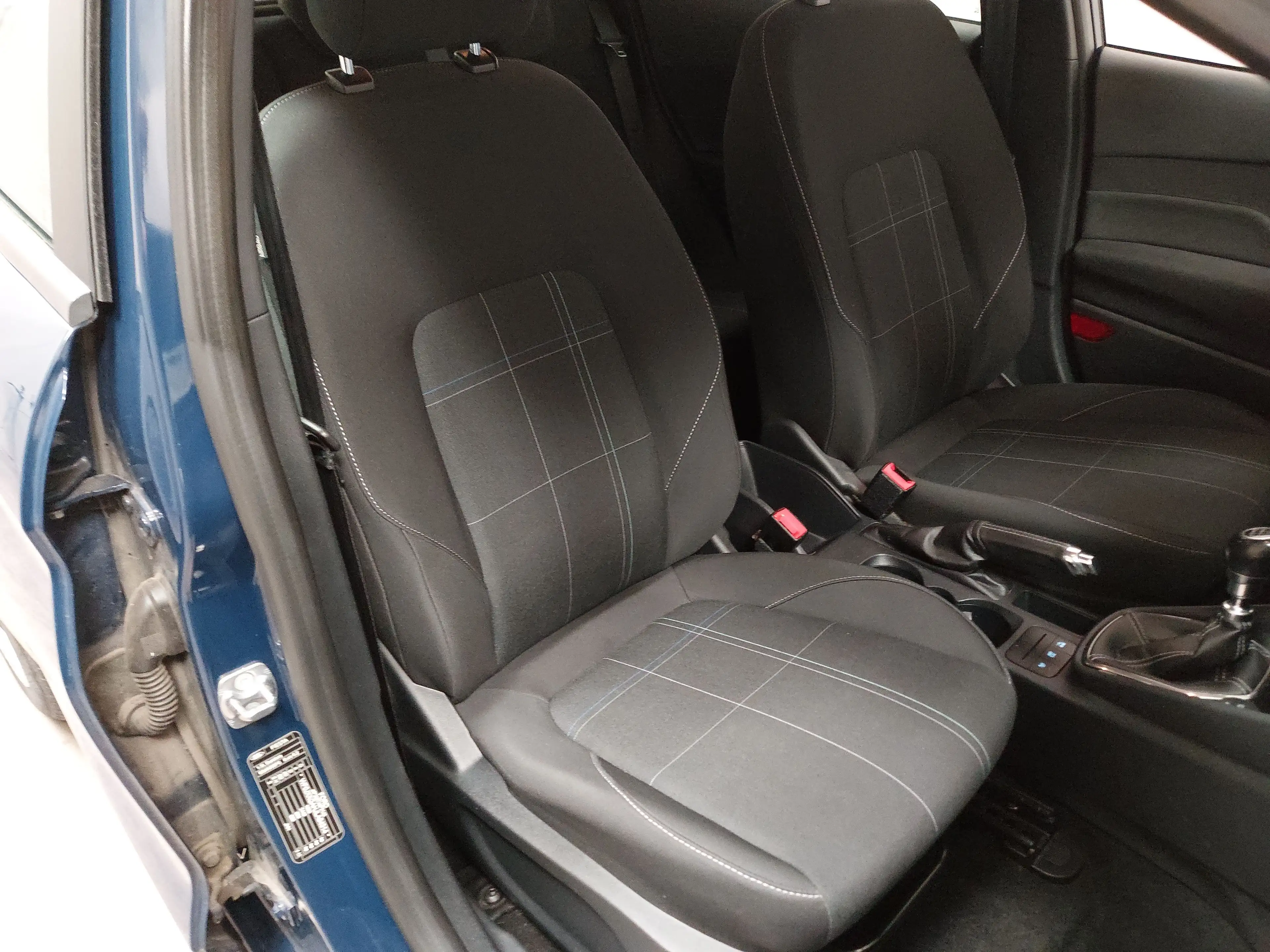 Ford Fiesta 1.5 EB Trend SHZ PDC — photo 10