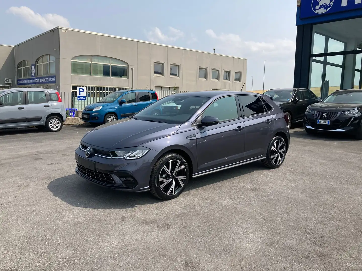 Volkswagen Polo 1.0 tsi R-Line Plus 95cv Grau - 2