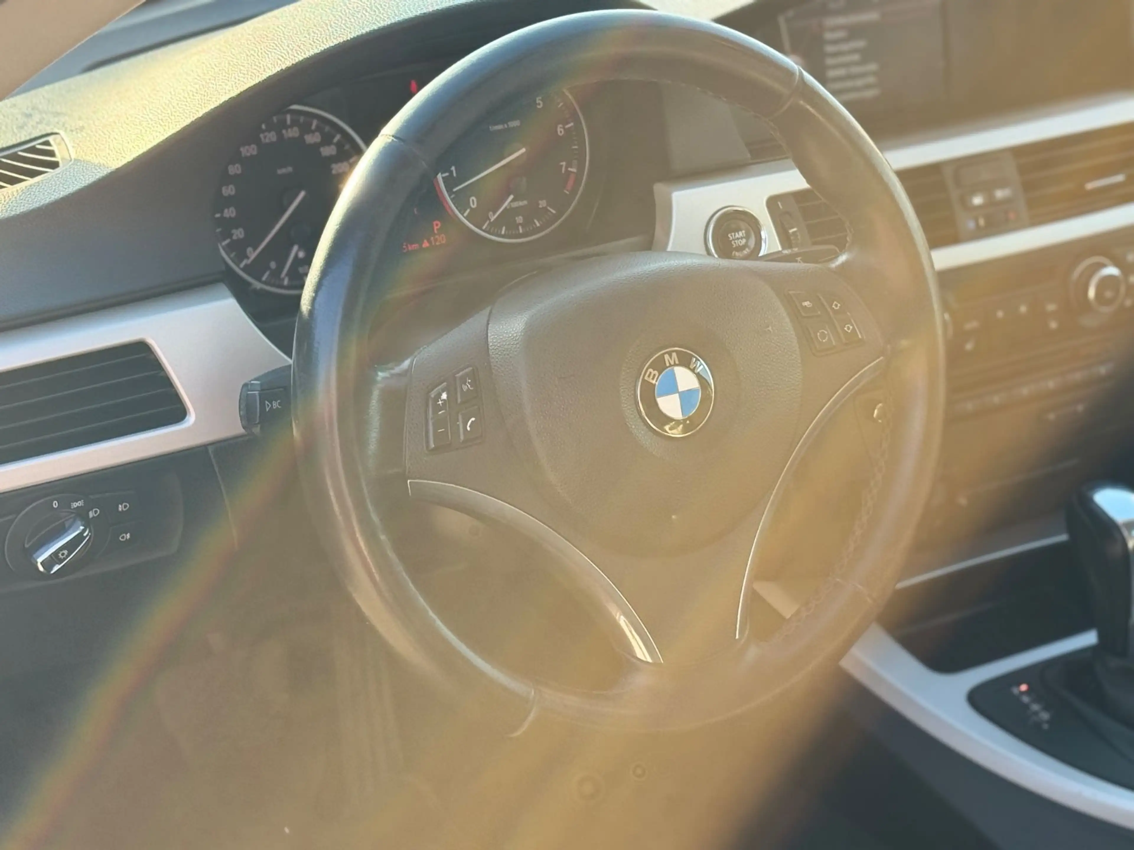 BMW 320 i Coupe / Automatik / Navi / Xenon / PDC — photo 11