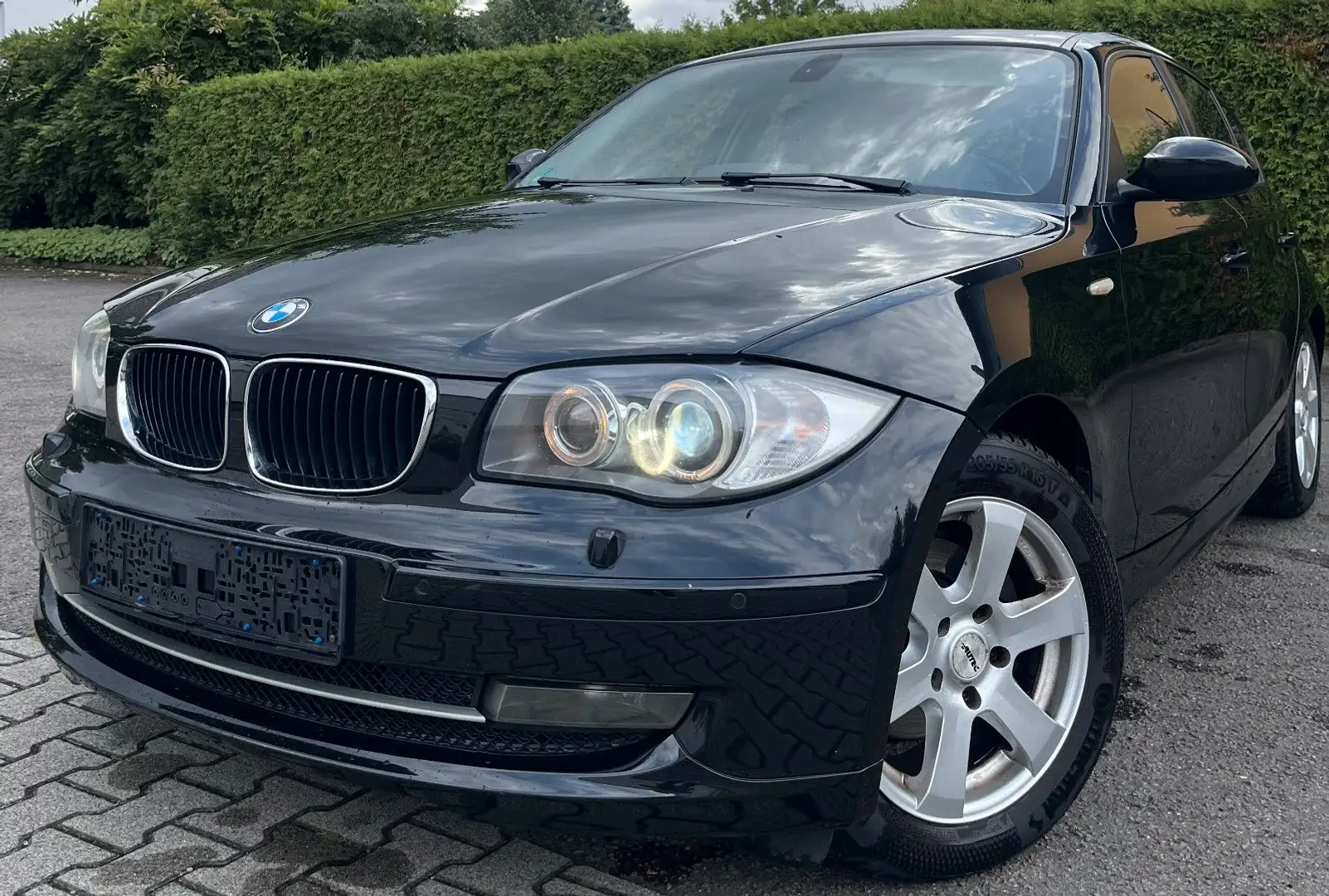 BMW 118 d EditionSport XENON NAVI PDC SITZHEIZUNG 2HD Noir - 2