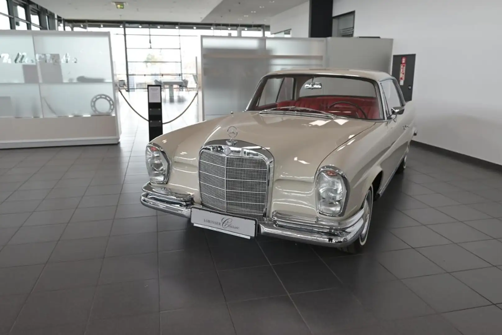 Mercedes-Benz 250 SE Coupe KOMPLETT RESTAURIERT/KÜHLER/SERVOLE Gris - 1