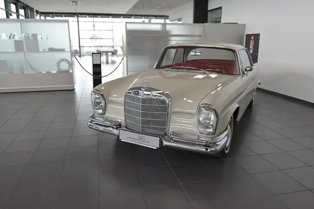 Mercedes-Benz 250 SE Coupe KOMPLETT RESTAURIERT/KÜHLER/SERVOLE