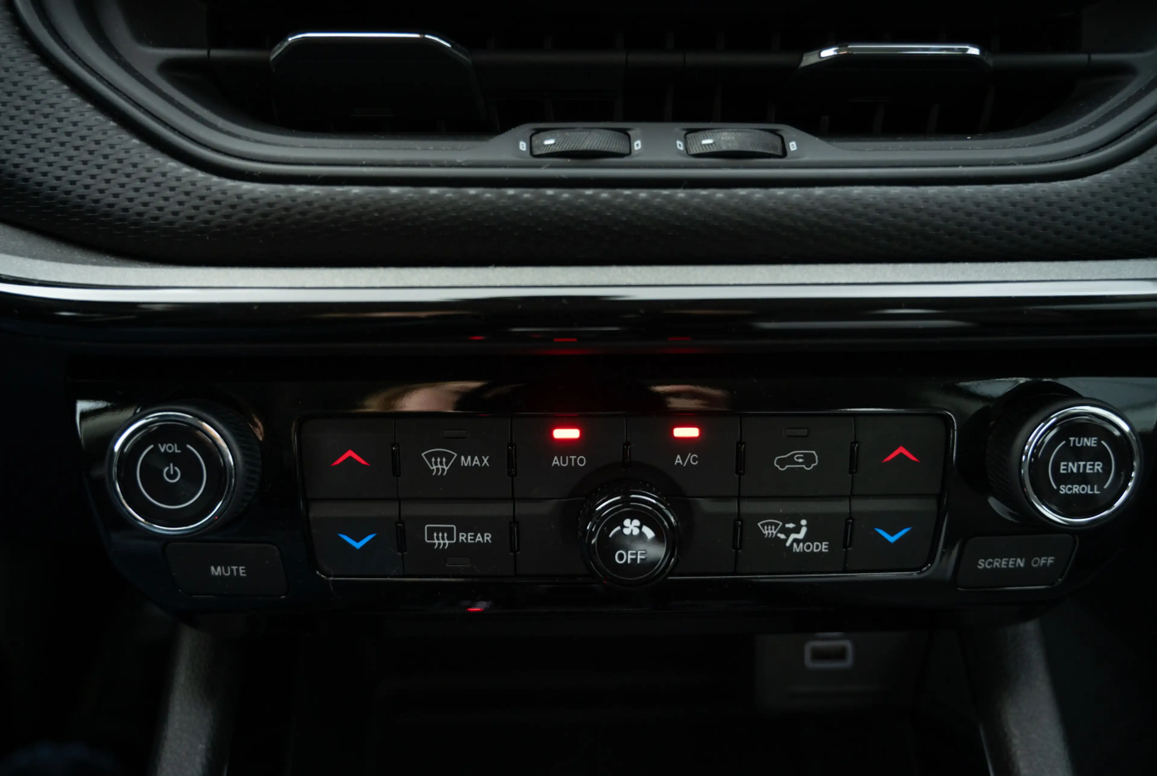 Jeep Compass Red 1.5l Mild-Hybrid FWD 130 DTC7 *INVENTUR-SALE* — photo 10