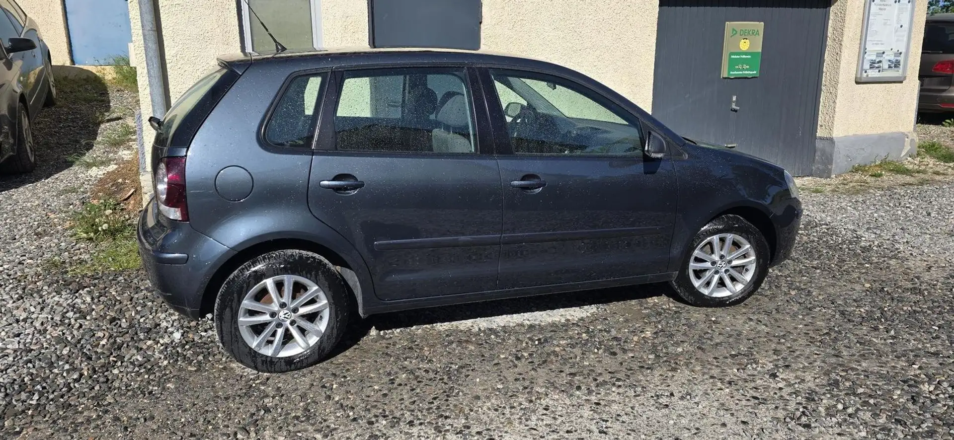 Volkswagen Polo 1,4 Liter *Allwetterreifen*1.Hand* Gris - 2