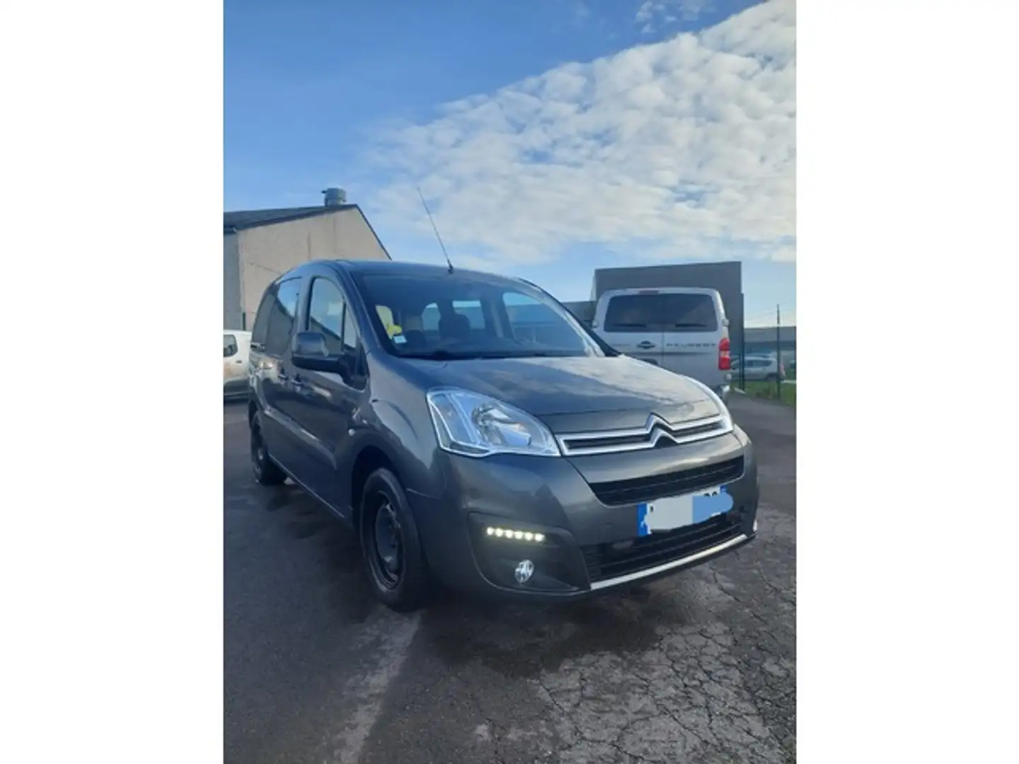 Citroen Berlingo Multispace 1.6BlueHDi XTR Plus 100 Grau - 1