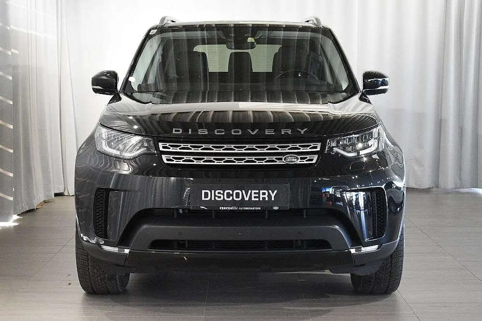 Land Rover Discovery HSE i6 3L Benzin Schwarz - 2