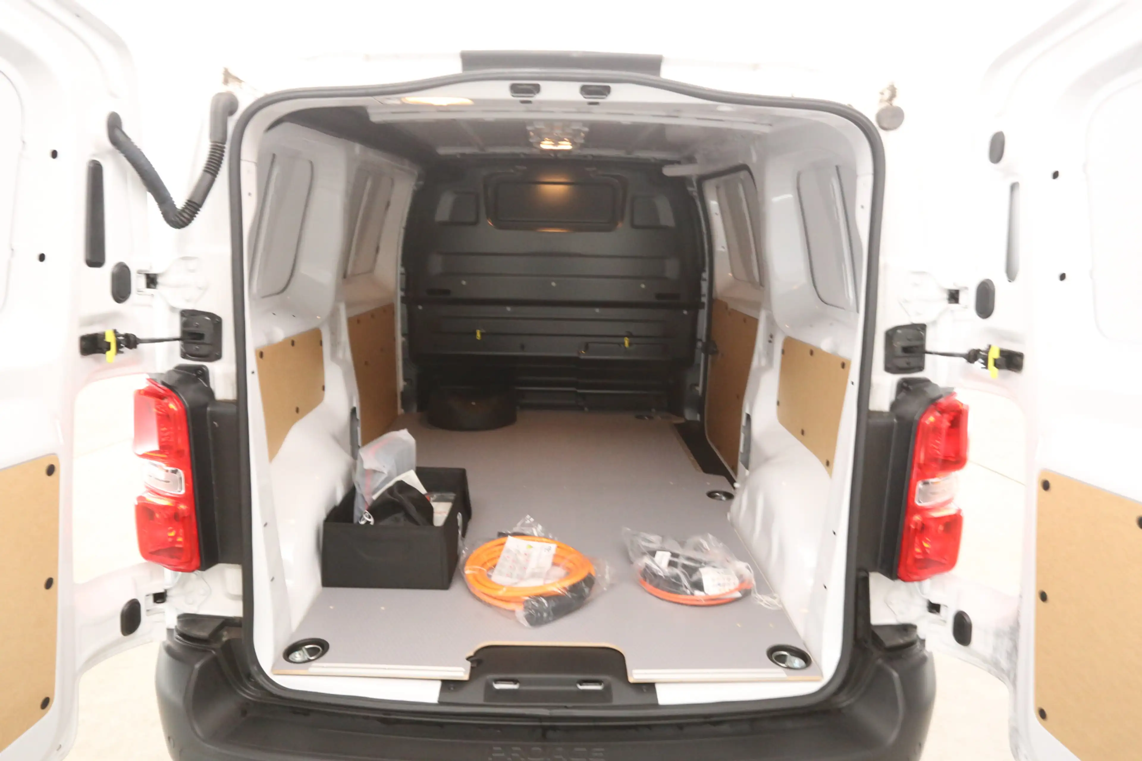 Toyota Proace Elektrisch 75 kWh Long Range L2H1 | NIEUW | Snella — photo 3