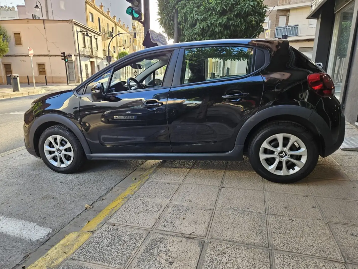 Citroen C3 1.2 PureTech S&S Business 83 Noir - 2