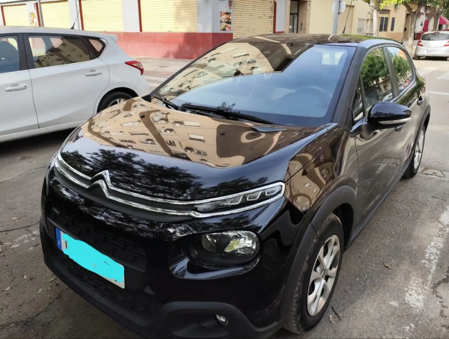 Citroen C3 1.2 PureTech S&S Business 83 Zwart - 1