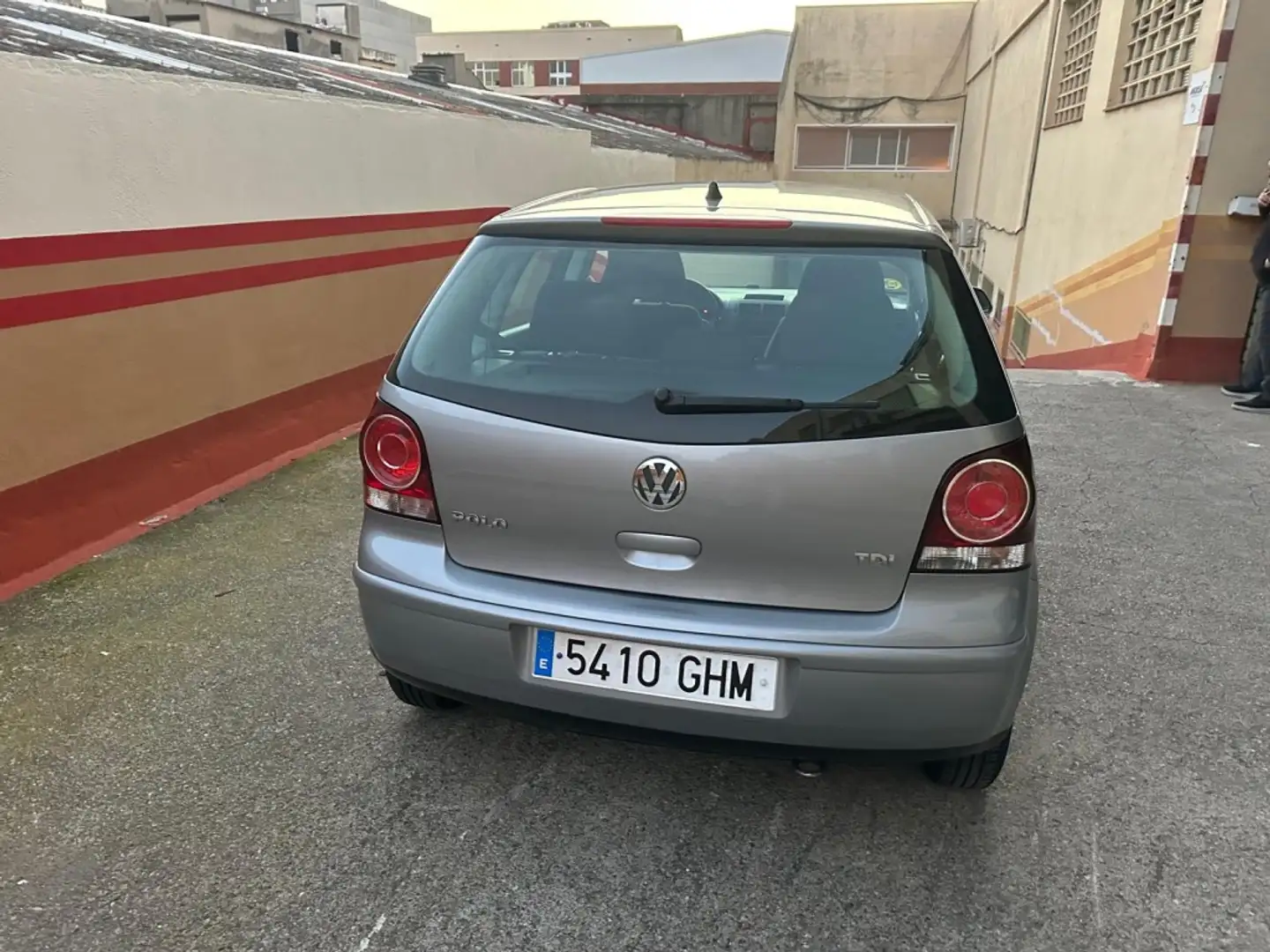 Volkswagen Polo 1.4TDI Edition Gris - 1