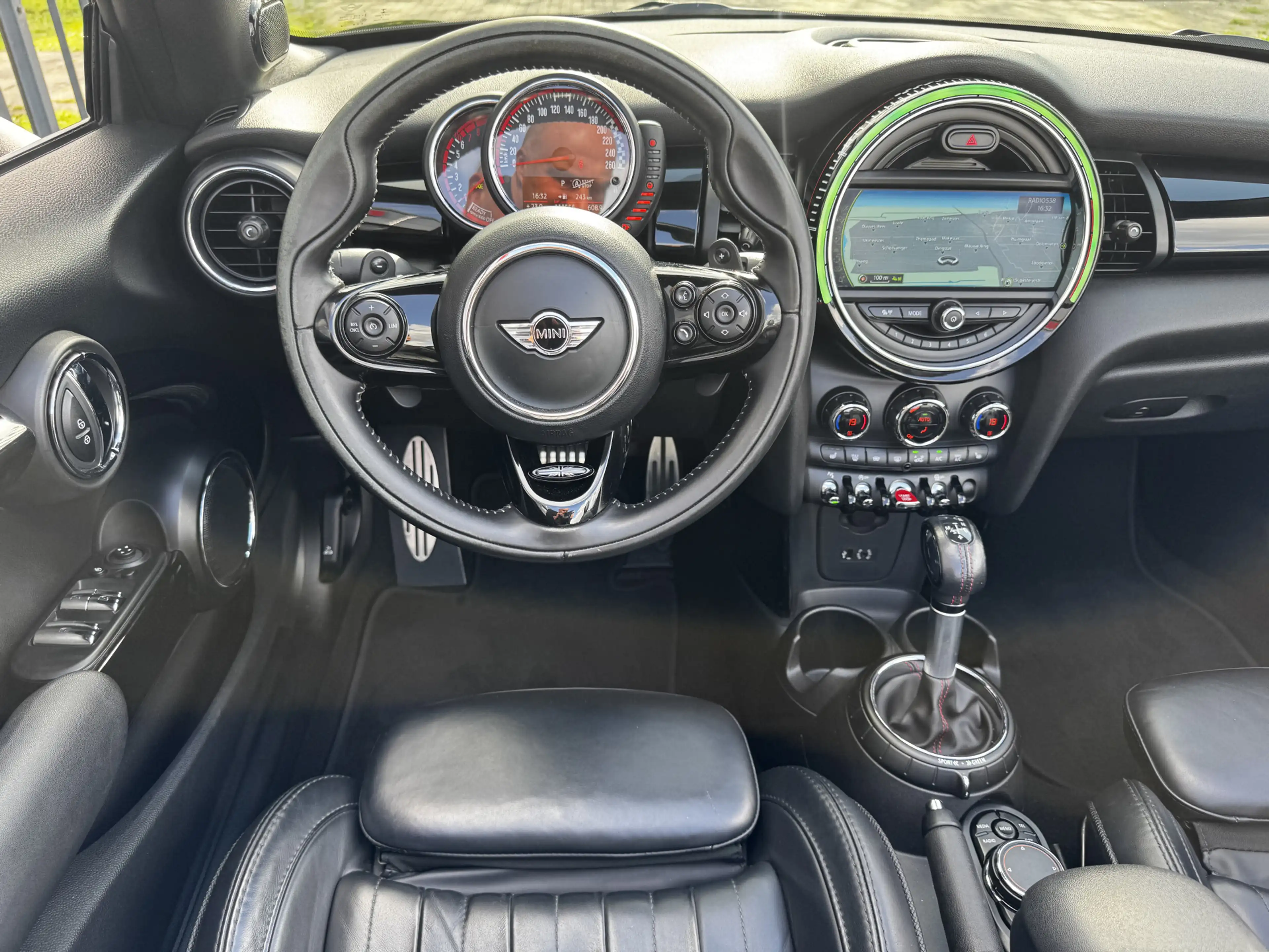 MINI John Cooper Works Cabrio 2.0 Chili — photo 13