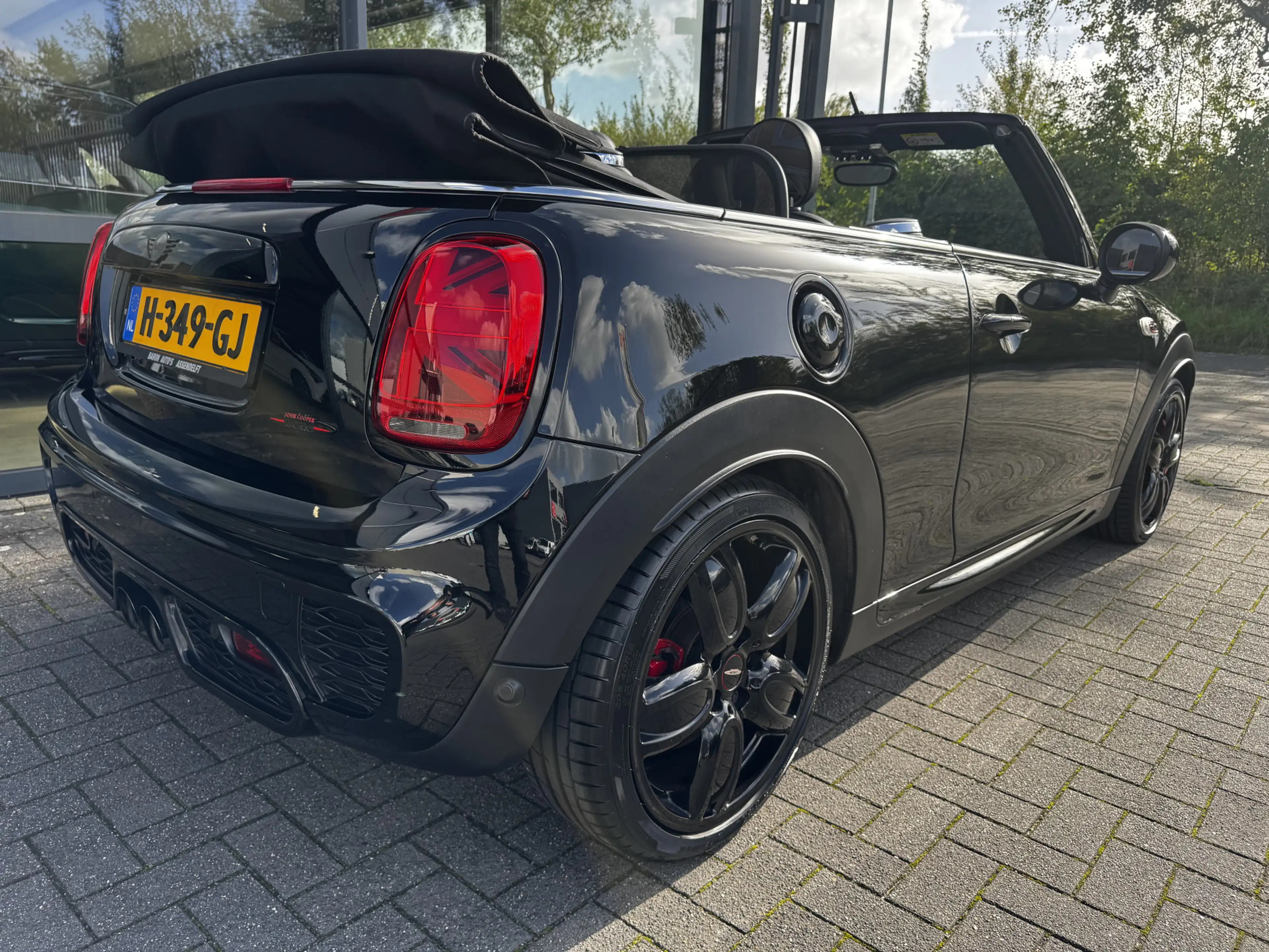 MINI John Cooper Works Cabrio 2.0 Chili — photo 5