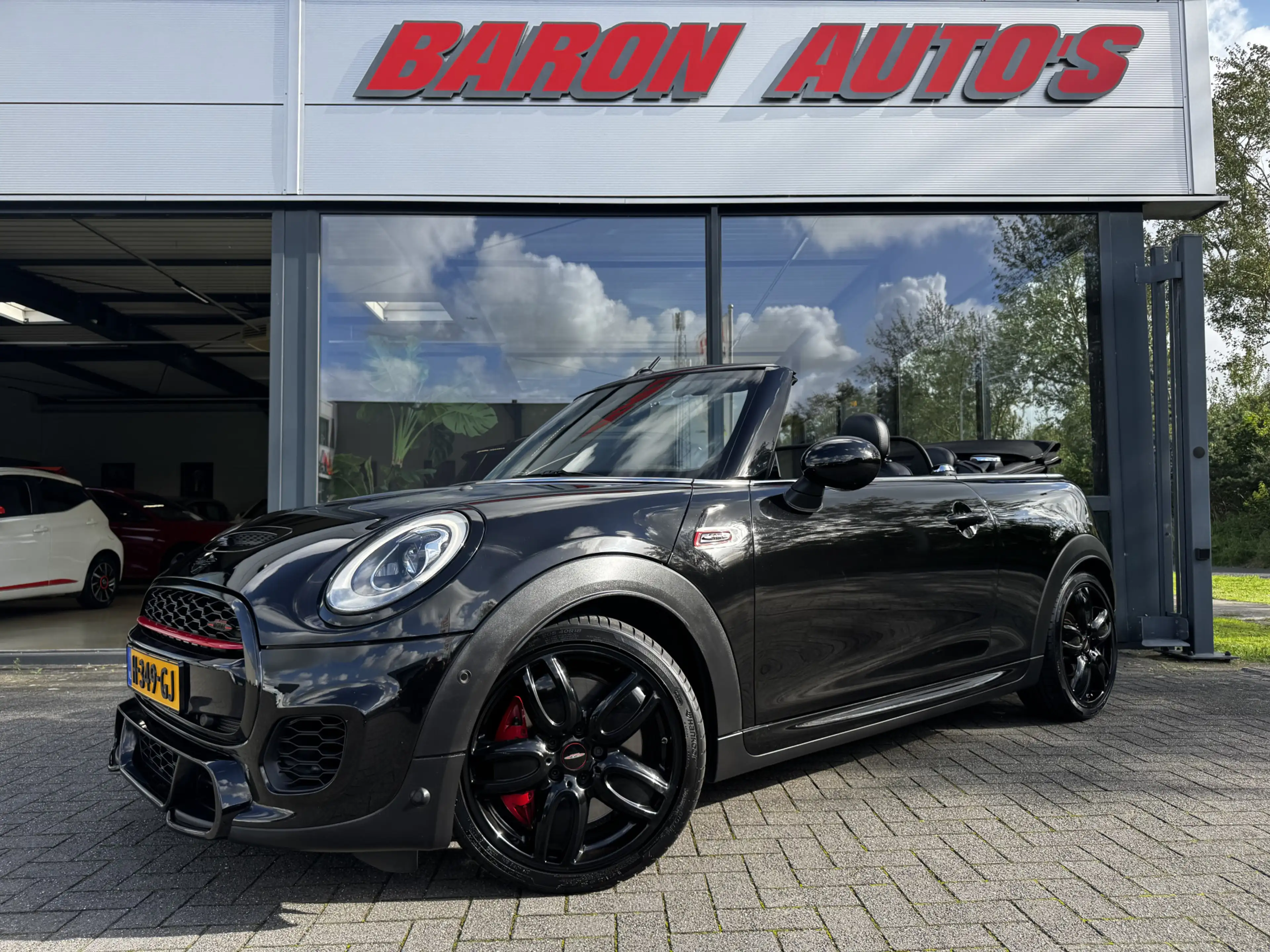 MINI John Cooper Works Cabrio 2.0 Chili — photo 7