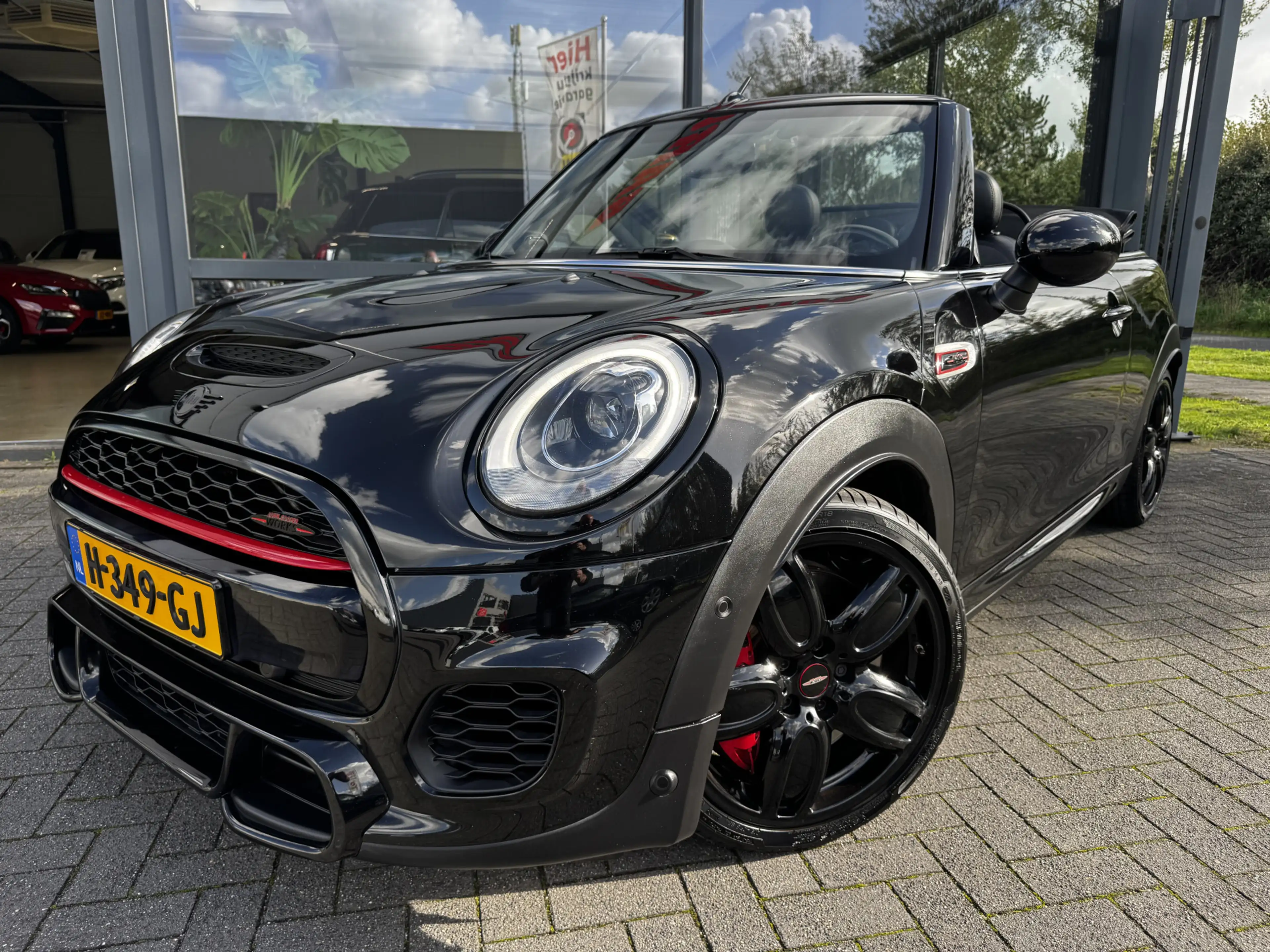MINI John Cooper Works Cabrio 2.0 Chili — photo 28