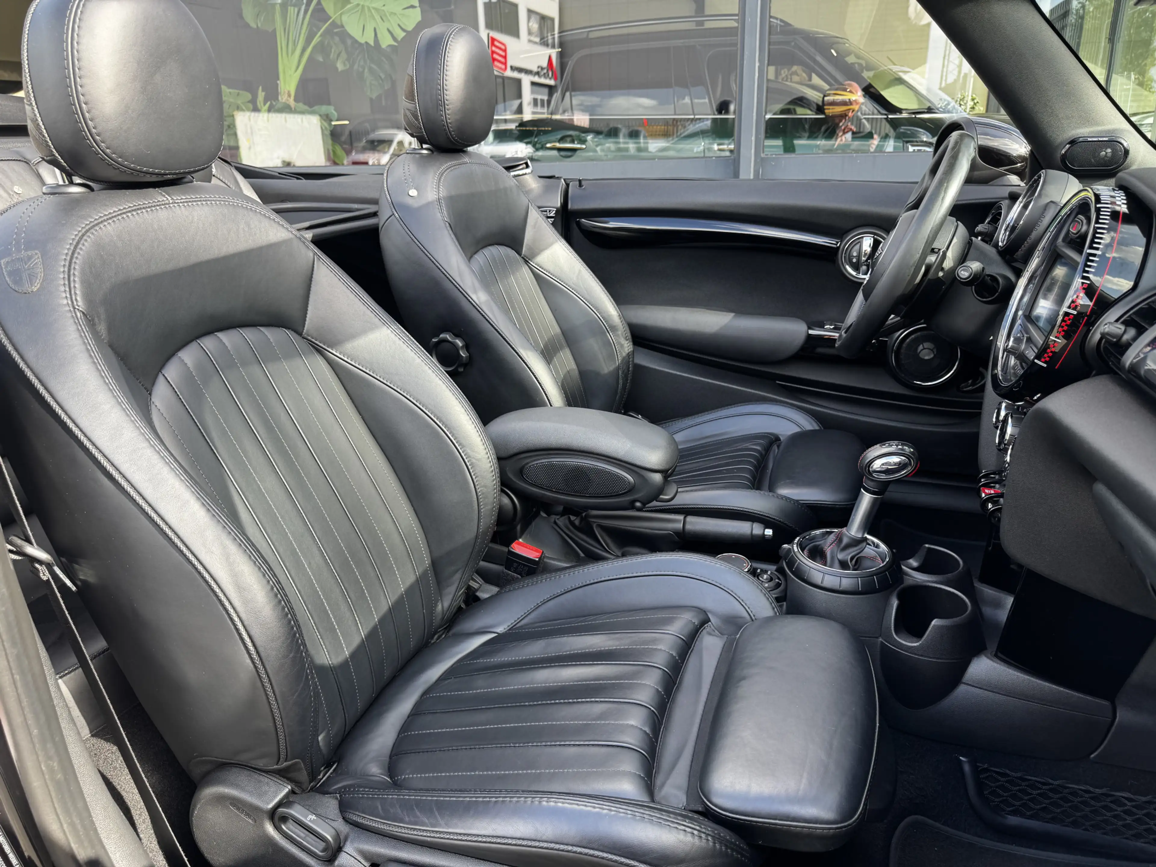 MINI John Cooper Works Cabrio 2.0 Chili — photo 18