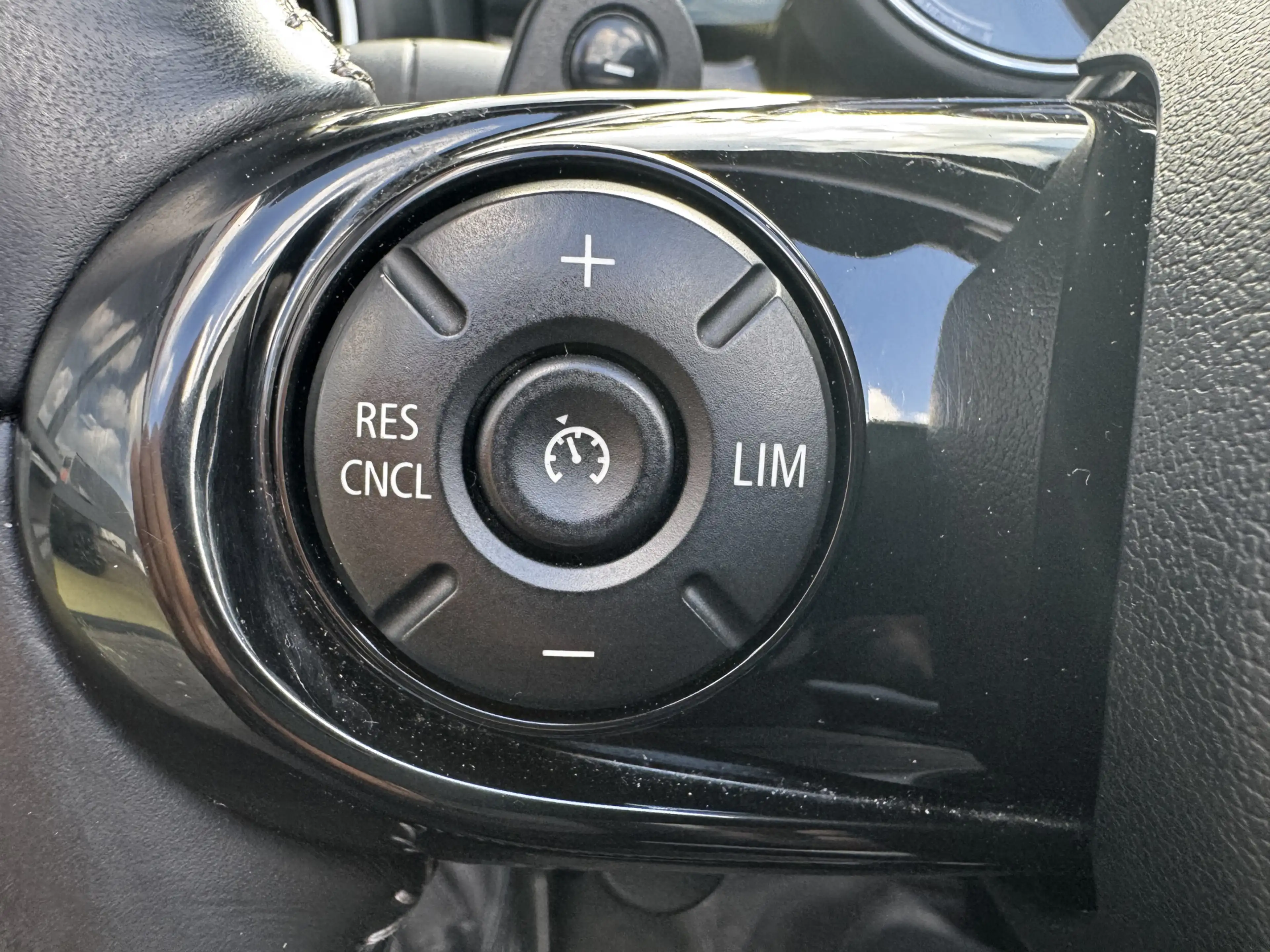 MINI John Cooper Works Cabrio 2.0 Chili — photo 22