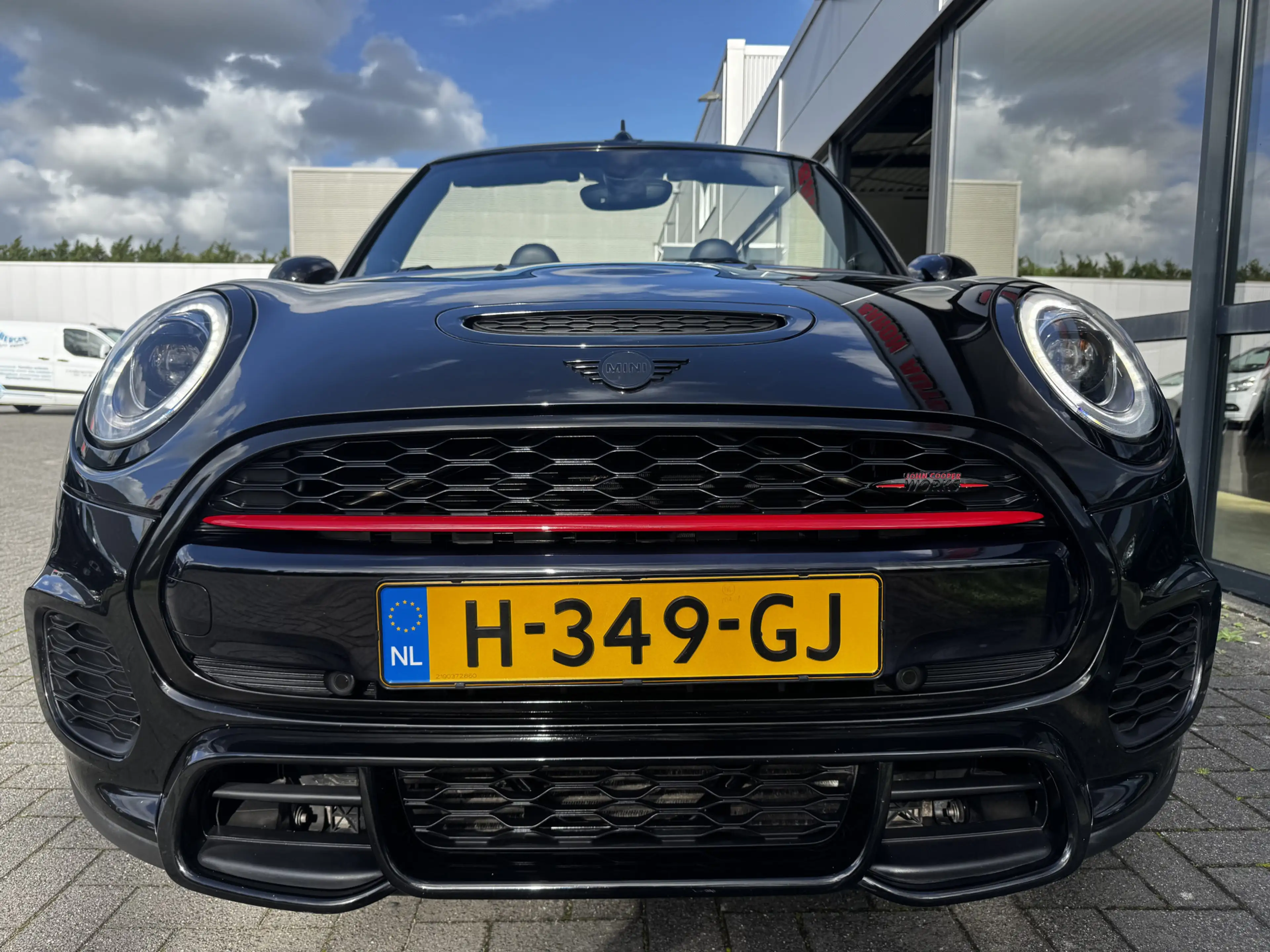 MINI John Cooper Works Cabrio 2.0 Chili — photo 3