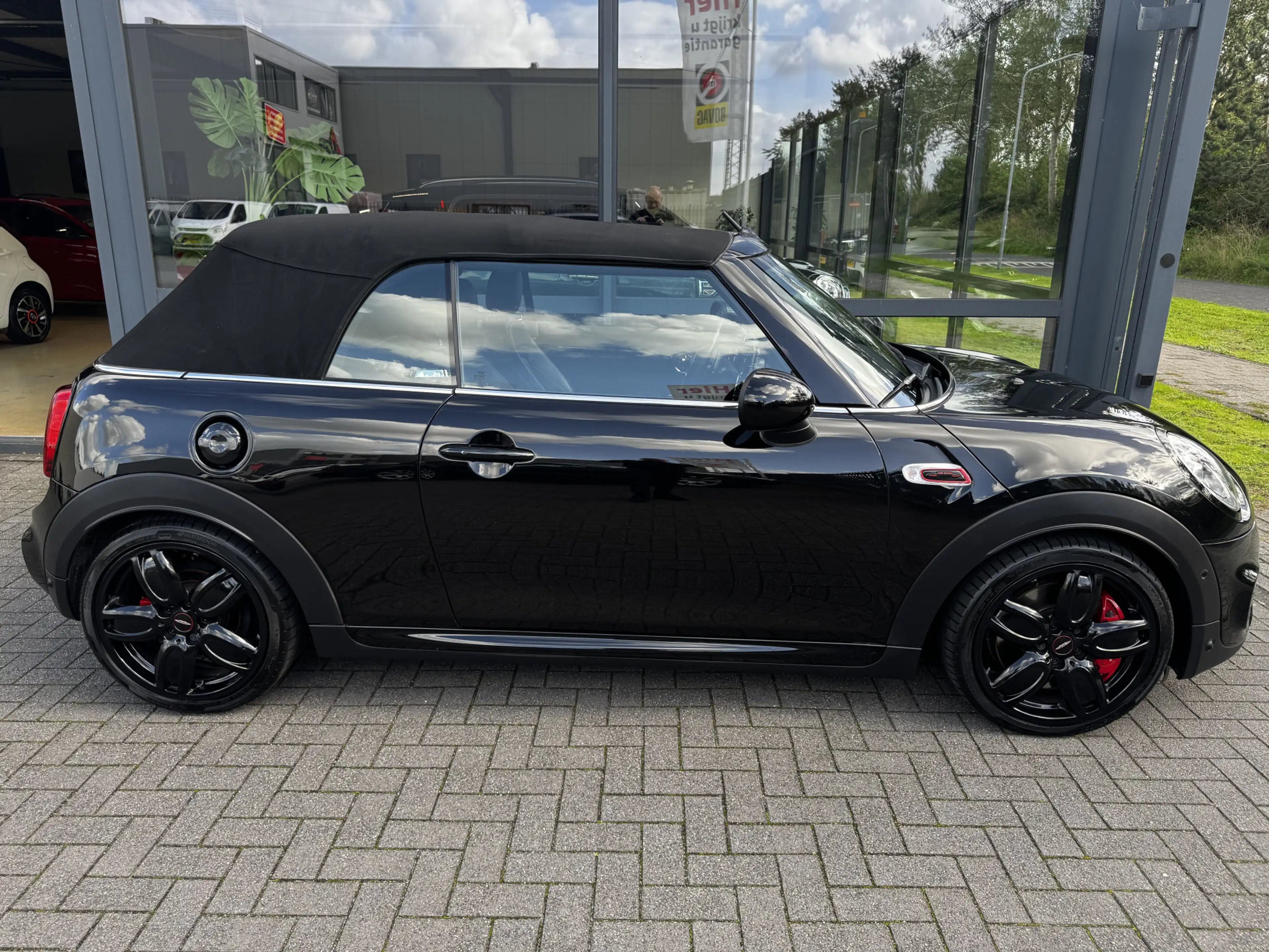 MINI John Cooper Works Cabrio 2.0 Chili — photo 10