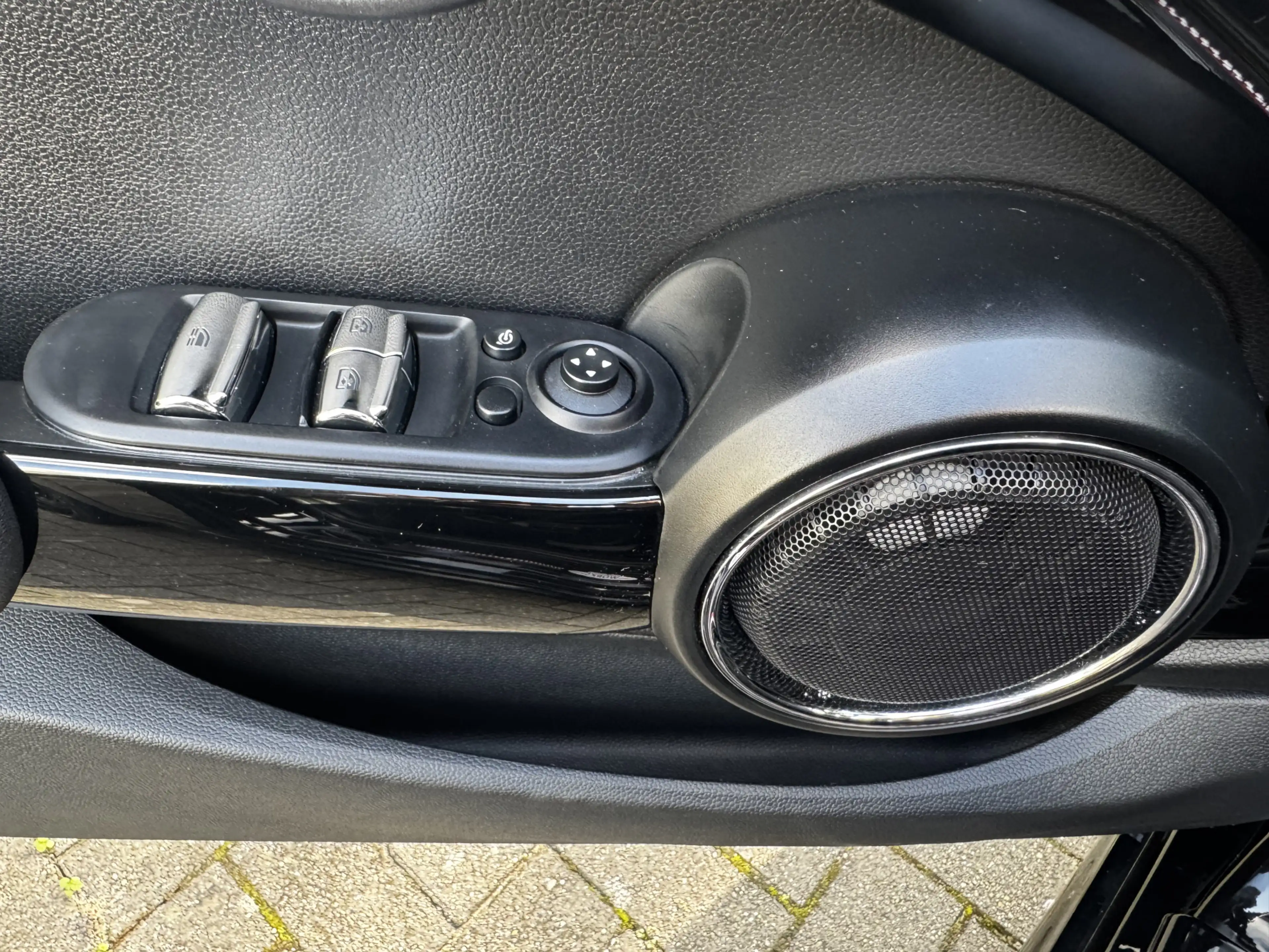 MINI John Cooper Works Cabrio 2.0 Chili — photo 21