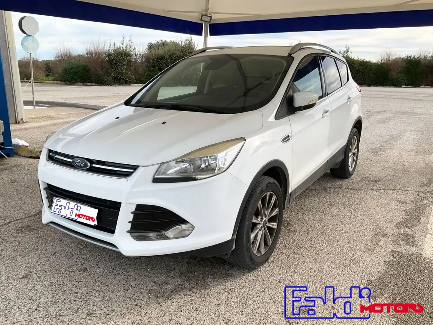 Ford Kuga 1.5 EcoBoost 120 CV S&S 2WD Titanium Weiß - 1