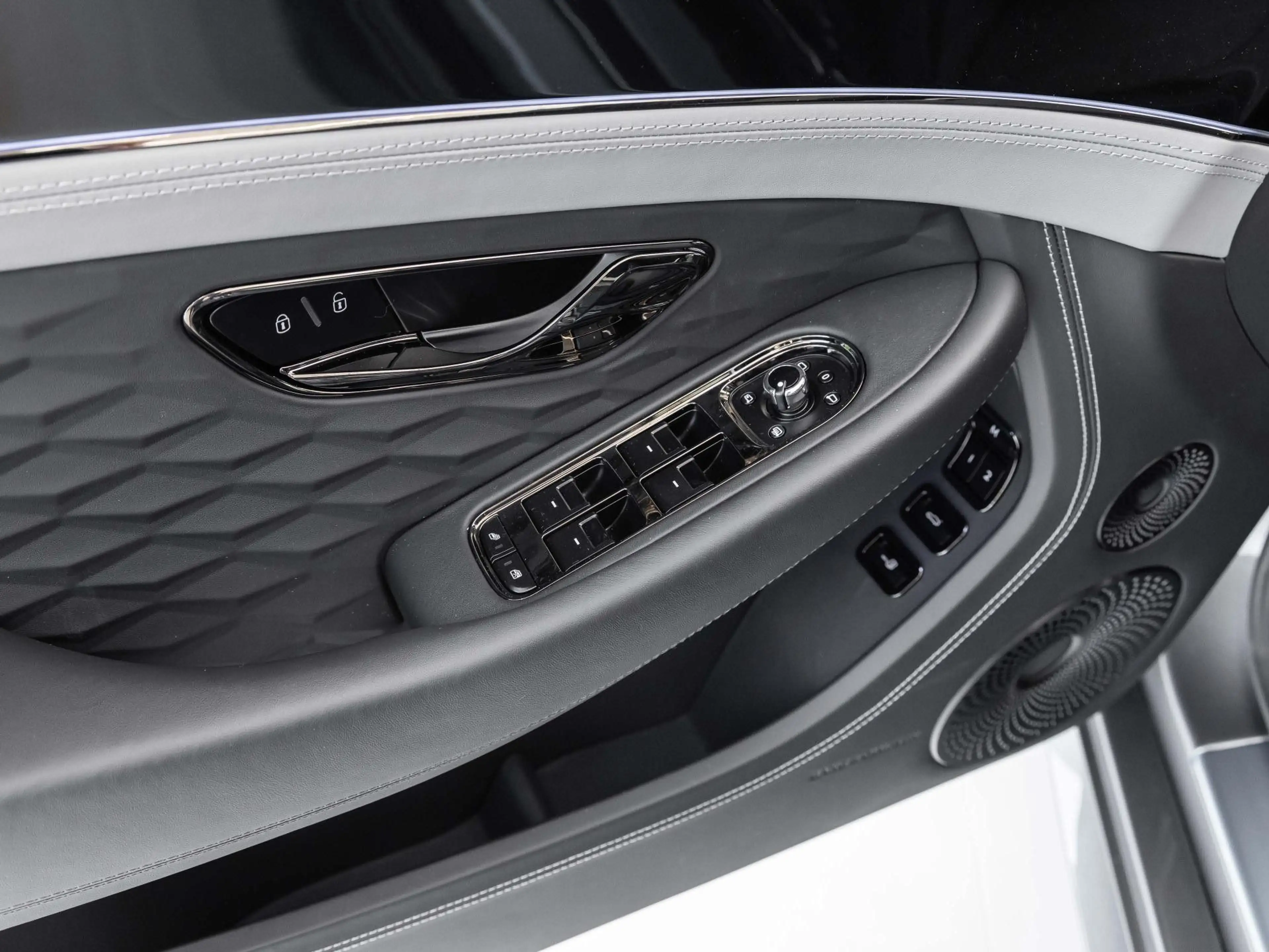 Bentley Continental GT Speed OMBRE PAINT / FIRST CAR IN EU — photo 20