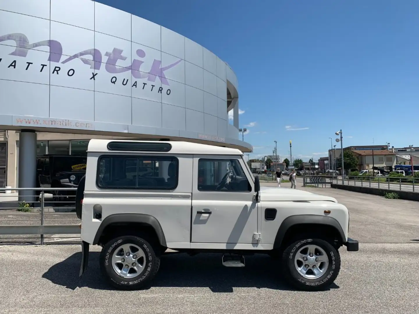 Land Rover Defender 90 2.4 TD4 Station Wagon 4 POSTI, ARIA + GANCIO Bianco - 2