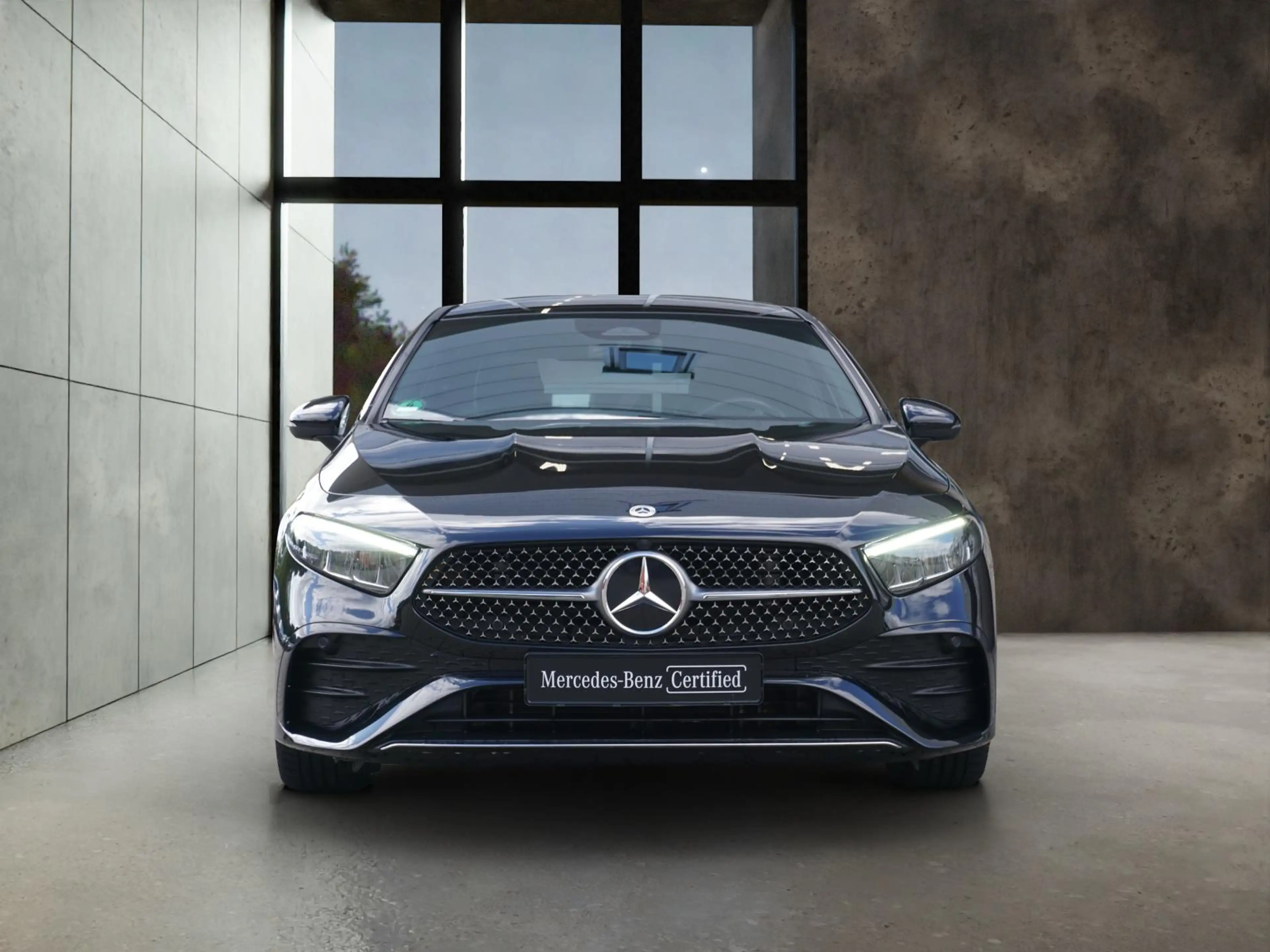 Mercedes-Benz A 180 AMG Line | Panorama | 19 inch | Keyless | Augmente — photo 2