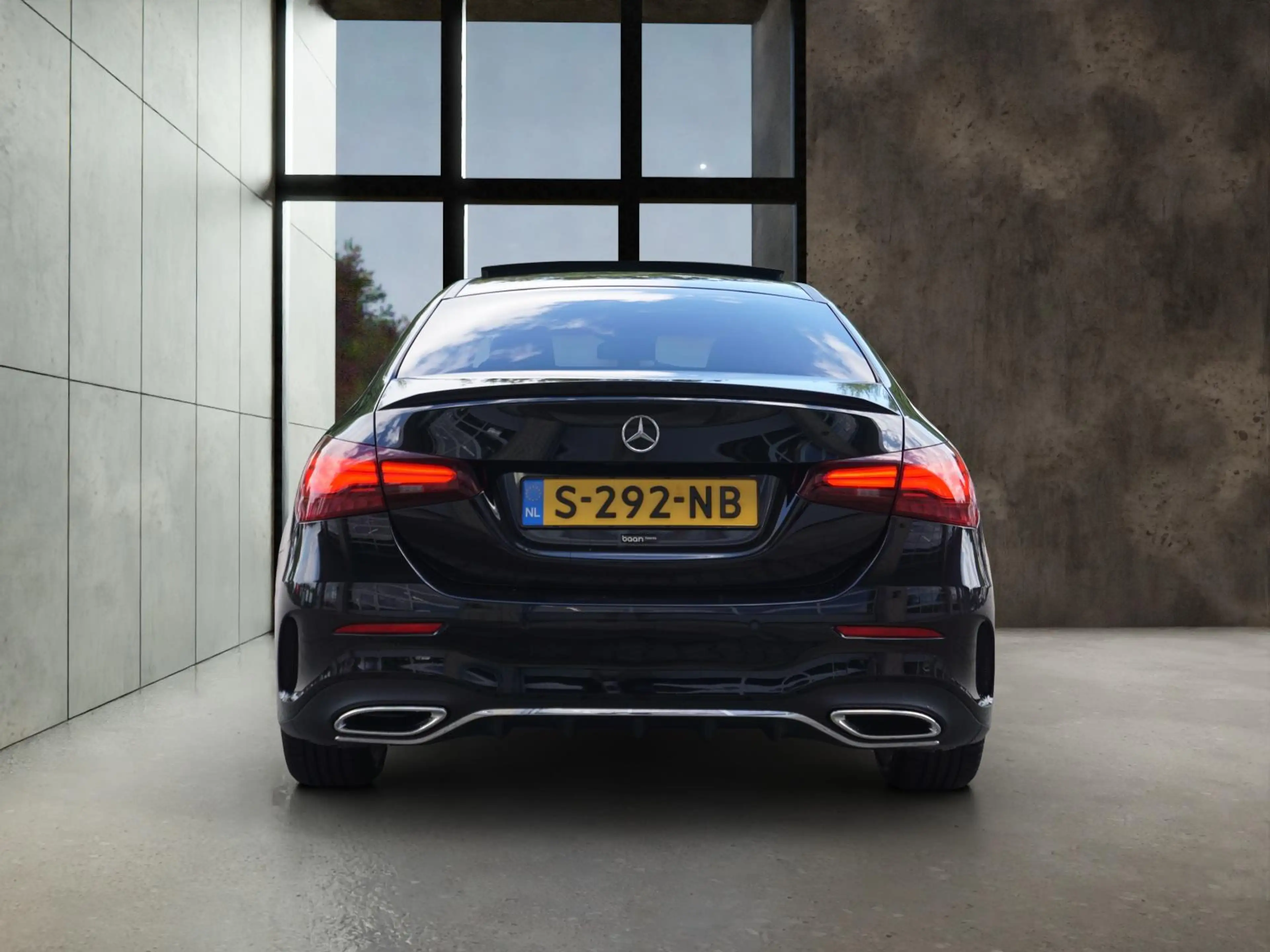 Mercedes-Benz A 180 AMG Line | Panorama | 19 inch | Keyless | Augmente — photo 5