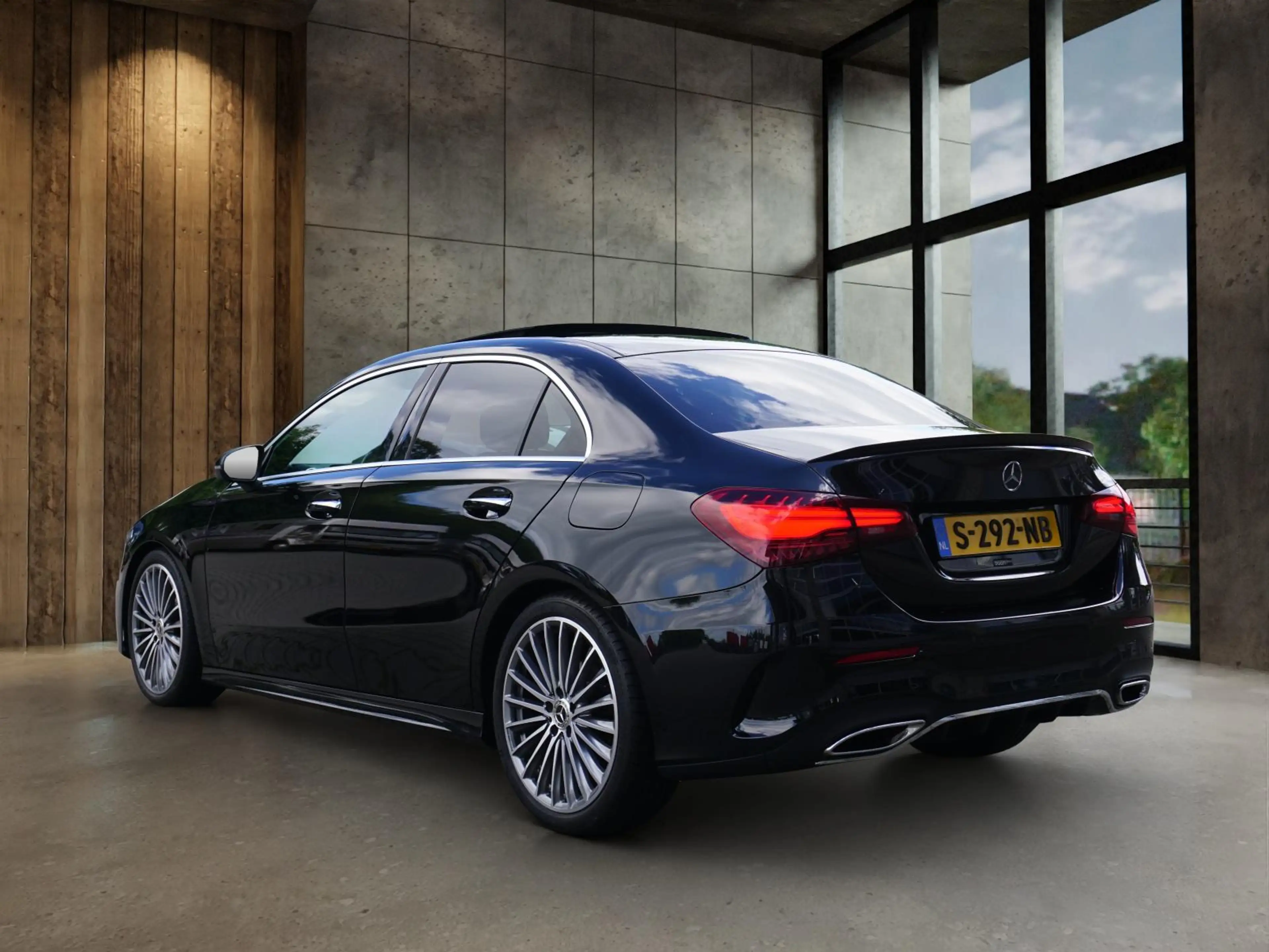 Mercedes-Benz A 180 AMG Line | Panorama | 19 inch | Keyless | Augmente — photo 4