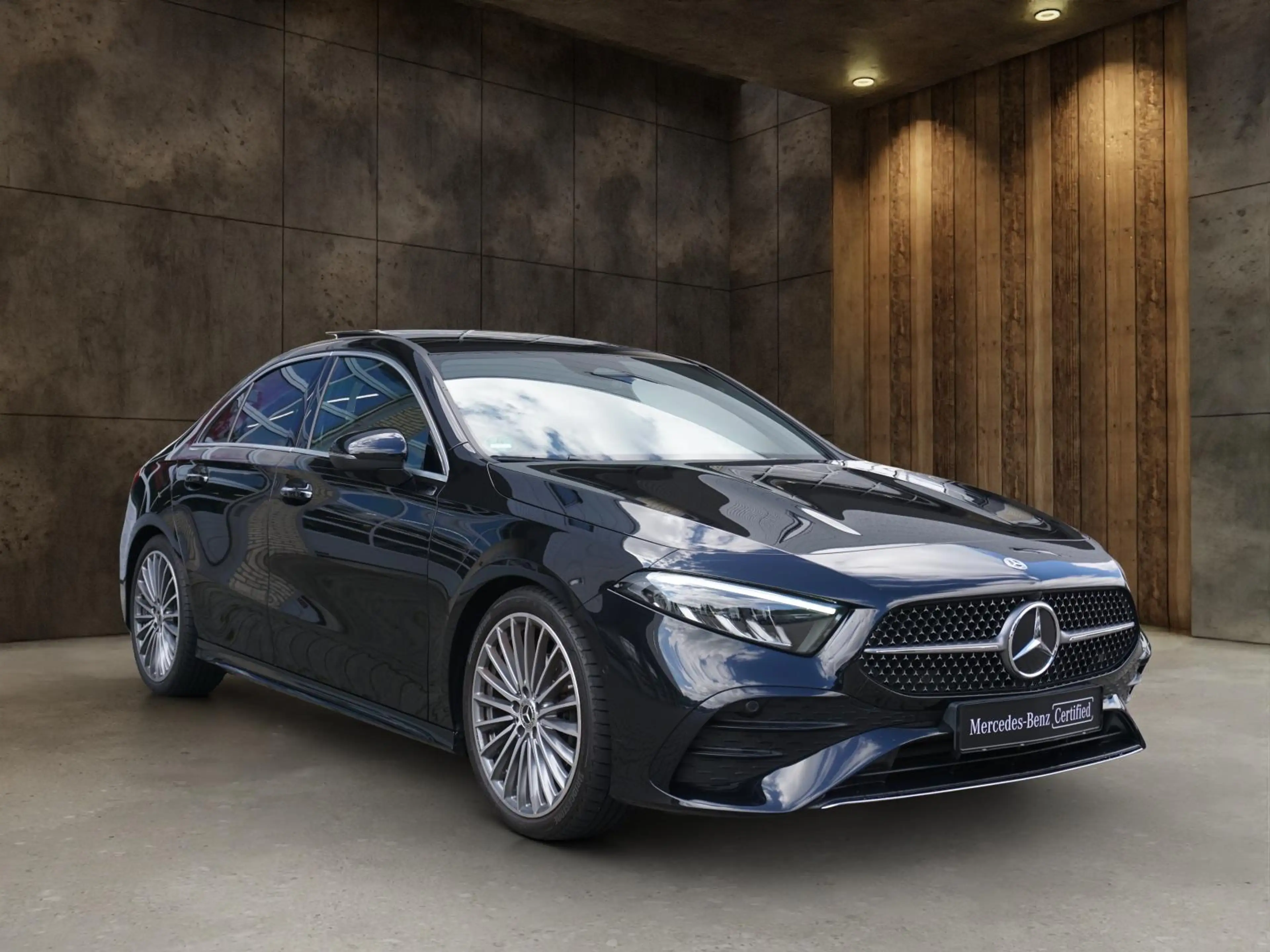 Mercedes-Benz A 180 AMG Line | Panorama | 19 inch | Keyless | Augmente — photo 8