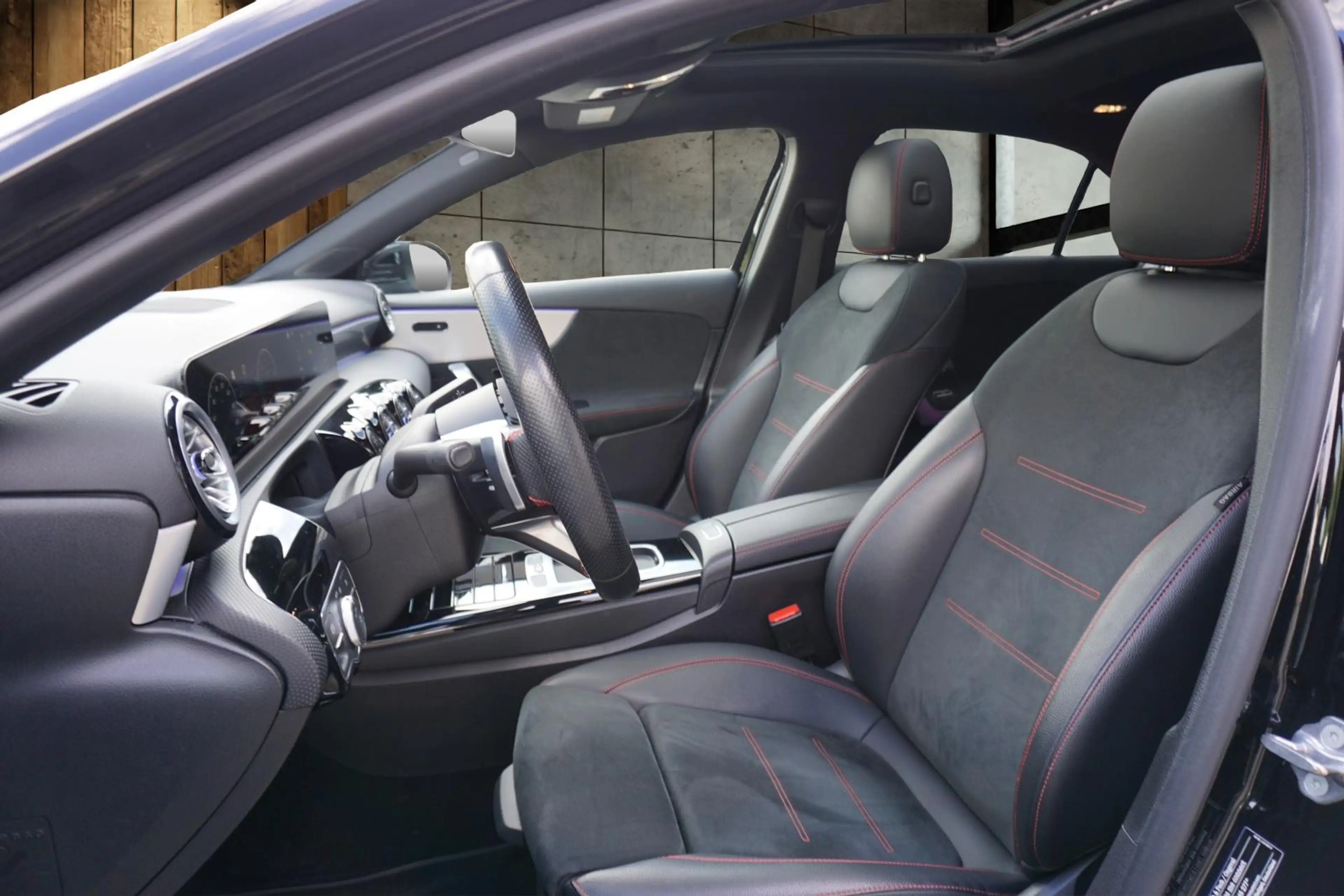 Mercedes-Benz A 180 AMG Line | Panorama | 19 inch | Keyless | Augmente — photo 9