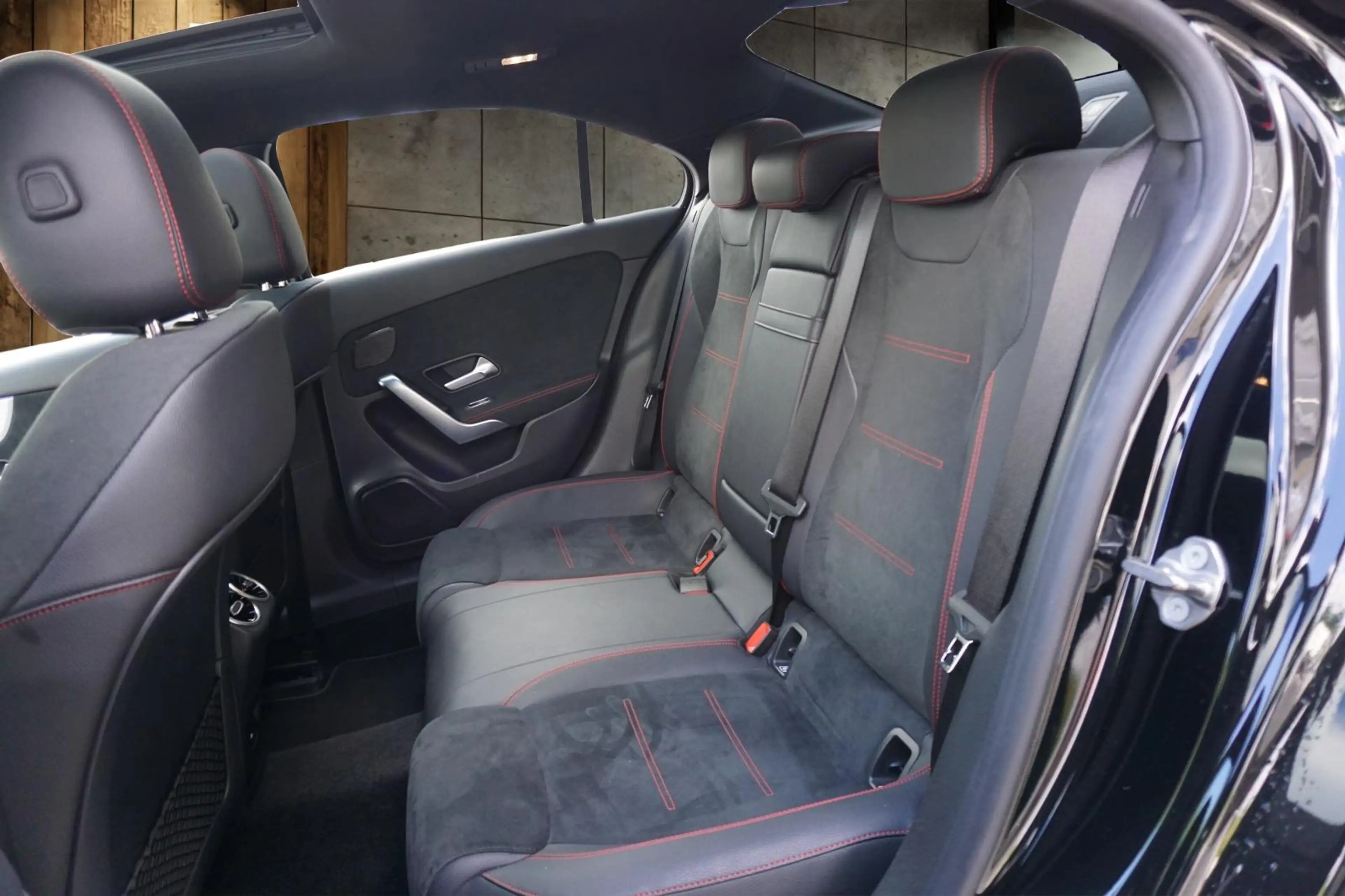 Mercedes-Benz A 180 AMG Line | Panorama | 19 inch | Keyless | Augmente — photo 13