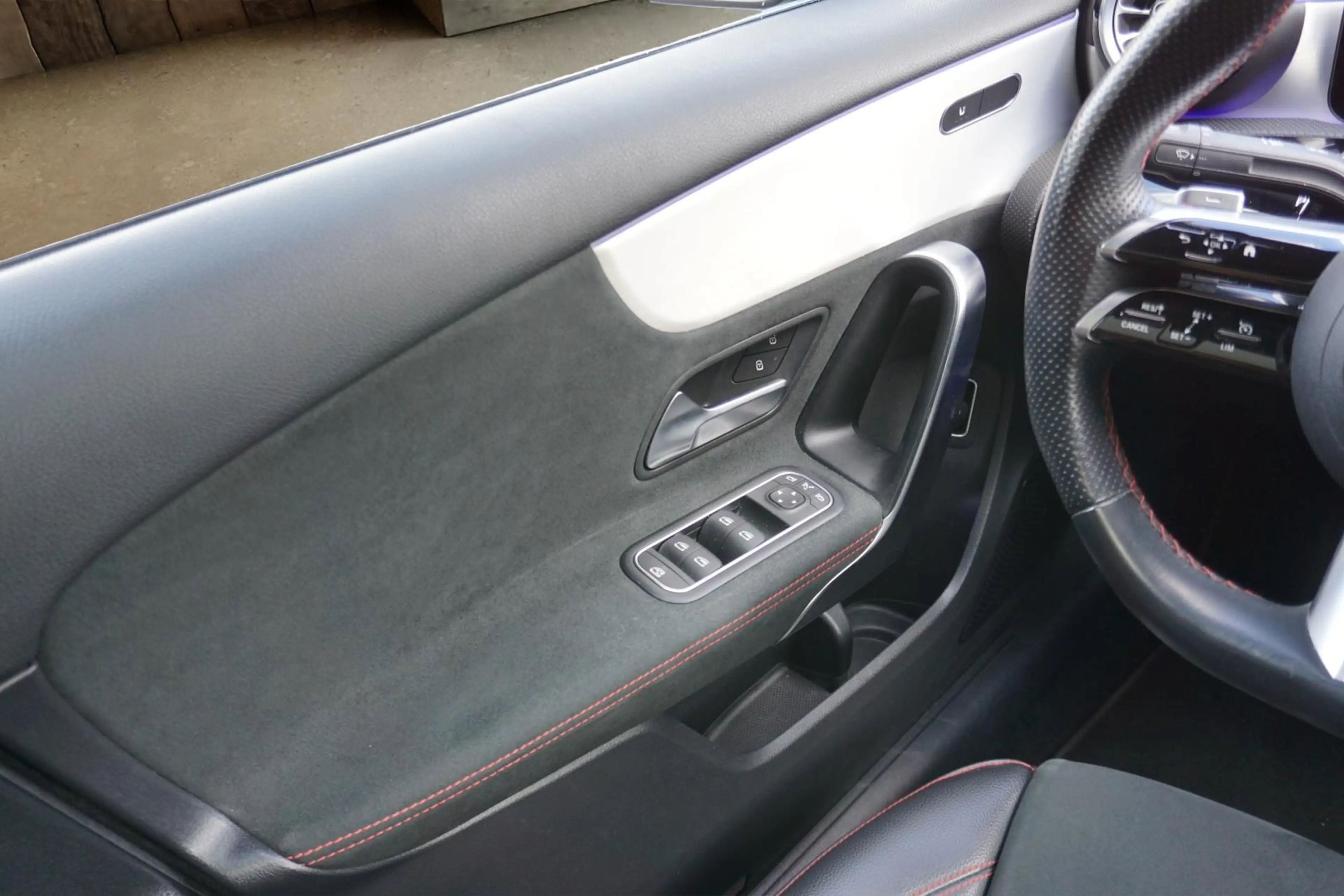 Mercedes-Benz A 180 AMG Line | Panorama | 19 inch | Keyless | Augmente — photo 12
