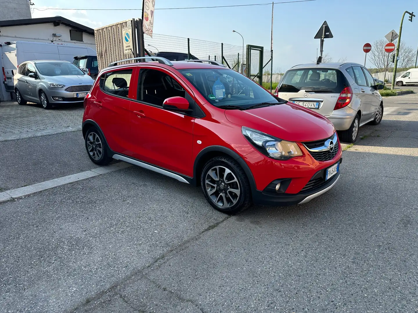 Opel Karl 1.0 Rocks 73cv my19 Rosso - 1