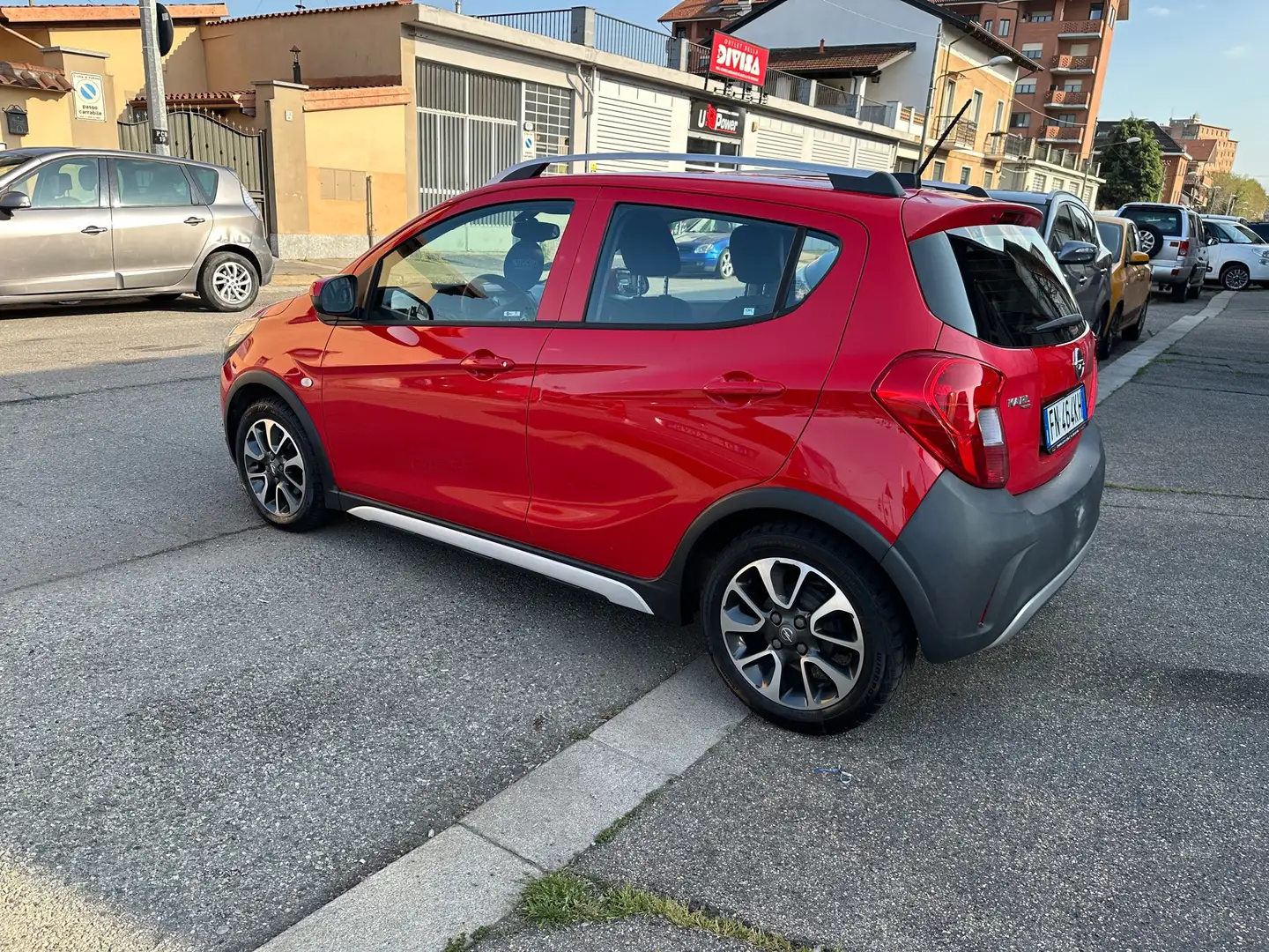 Opel Karl 1.0 Rocks 73cv my19 Rosso - 2