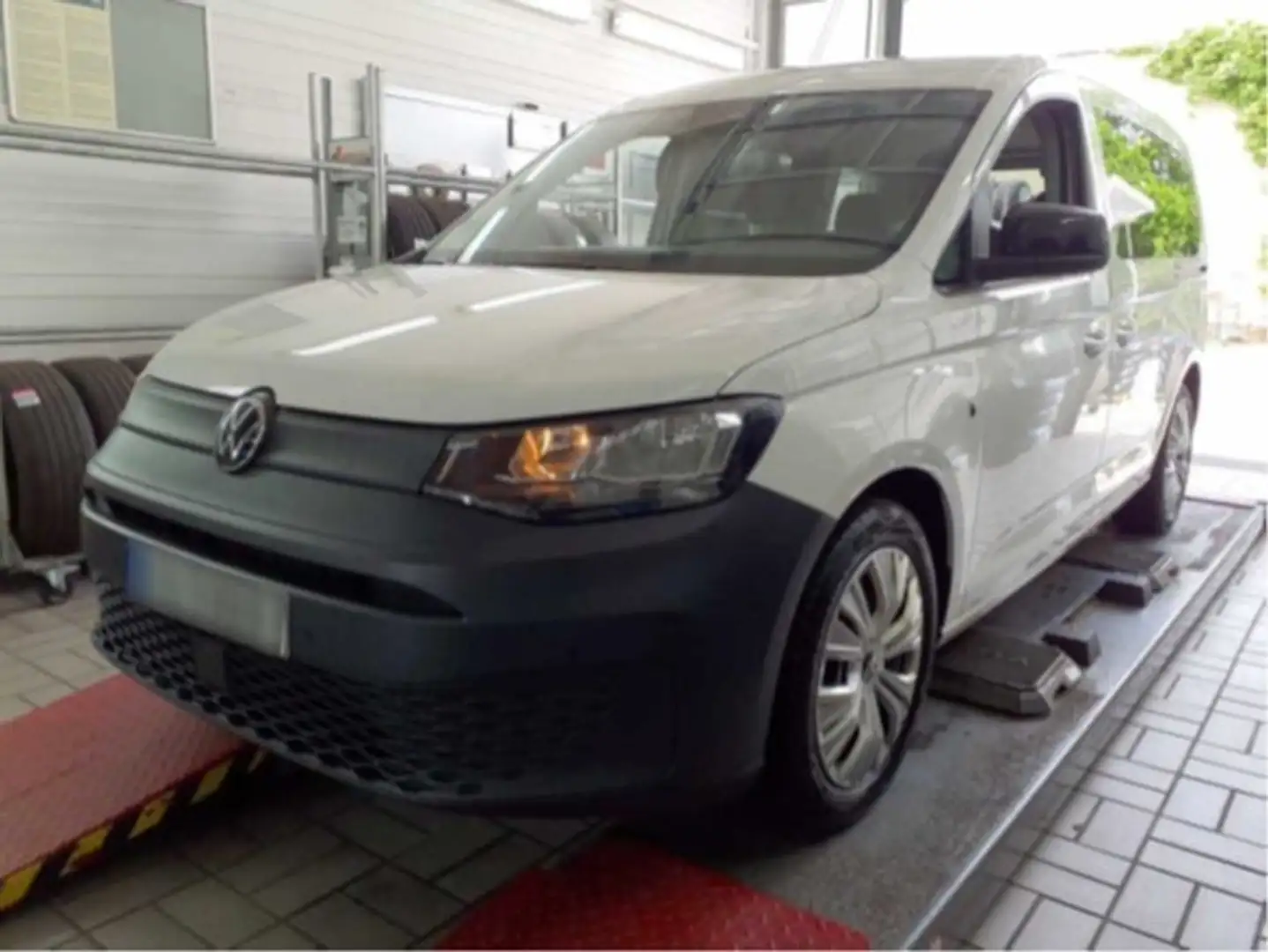 Volkswagen Caddy Maxi 2.0l TDI 90kW 4Motion 6-Gang LR Navi 7-Sitzer Weiß - 1