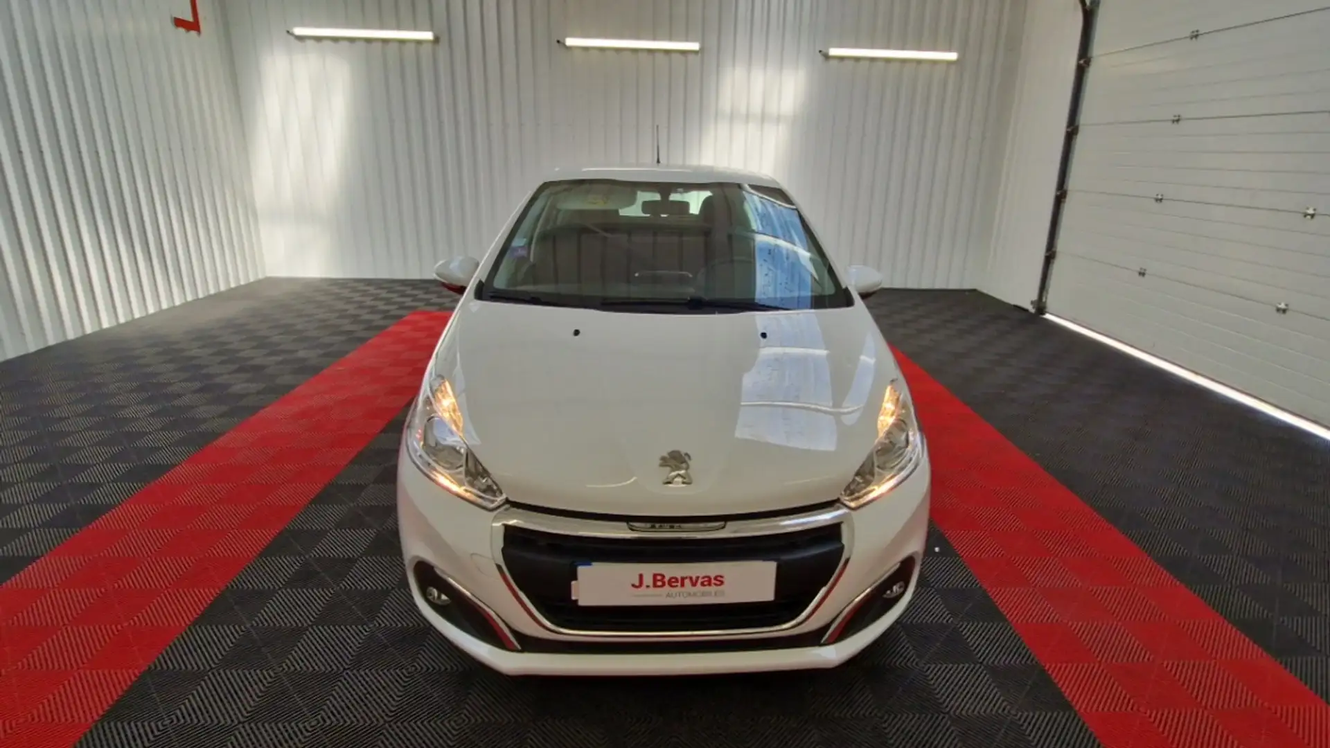 Peugeot Puretech 82 S&amp;S PREMIUM PACK Белый - 2