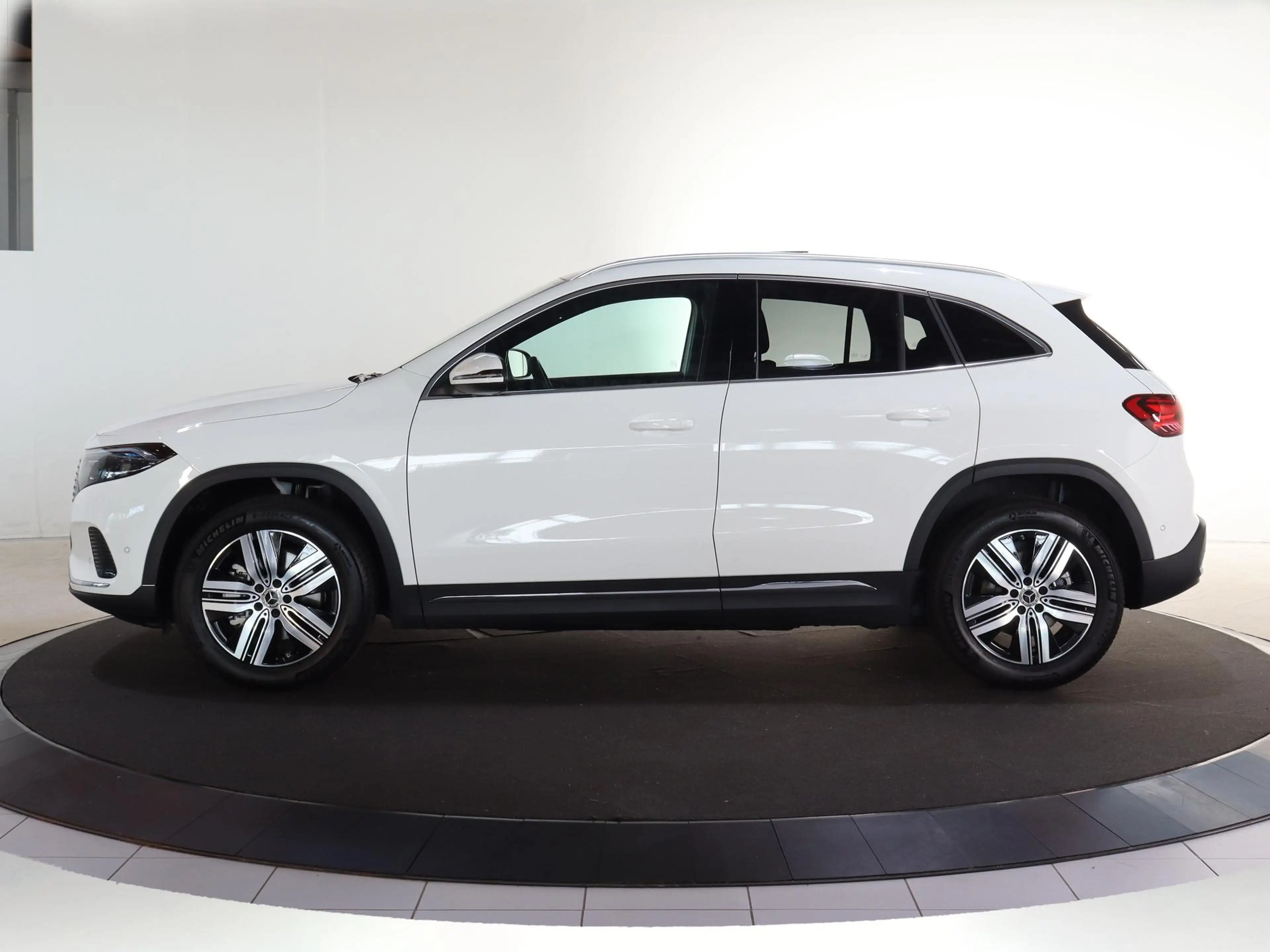 Mercedes-Benz EQA 250 250+ Business Solution Luxury 71 kWh | Panoramasch — photo 5